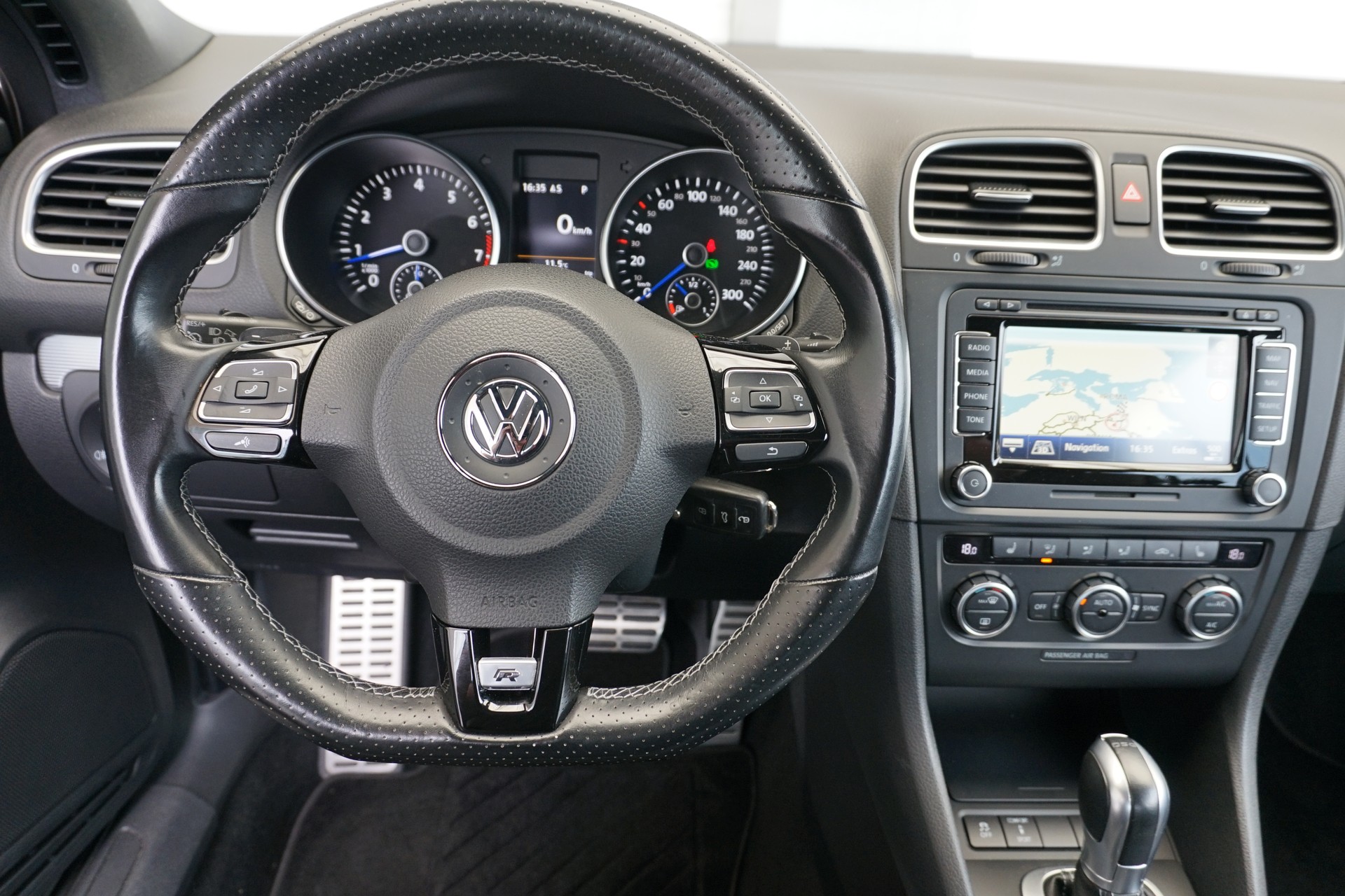VW Golf 2.0 TSI R Cabriolet Automat 265PS-image-21