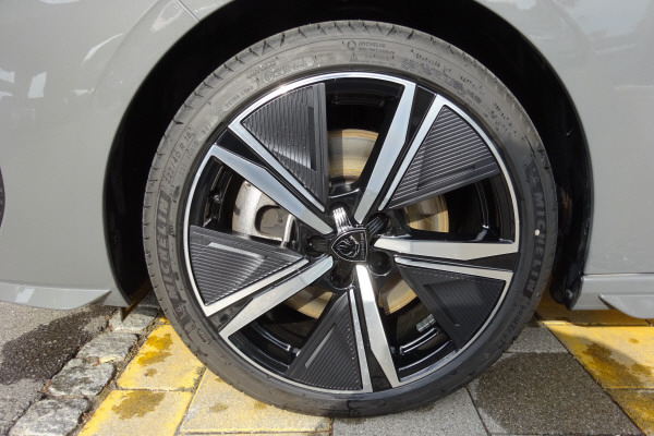 PEUGEOT 308 SW 1.6 PHEV 180 GT-image-4