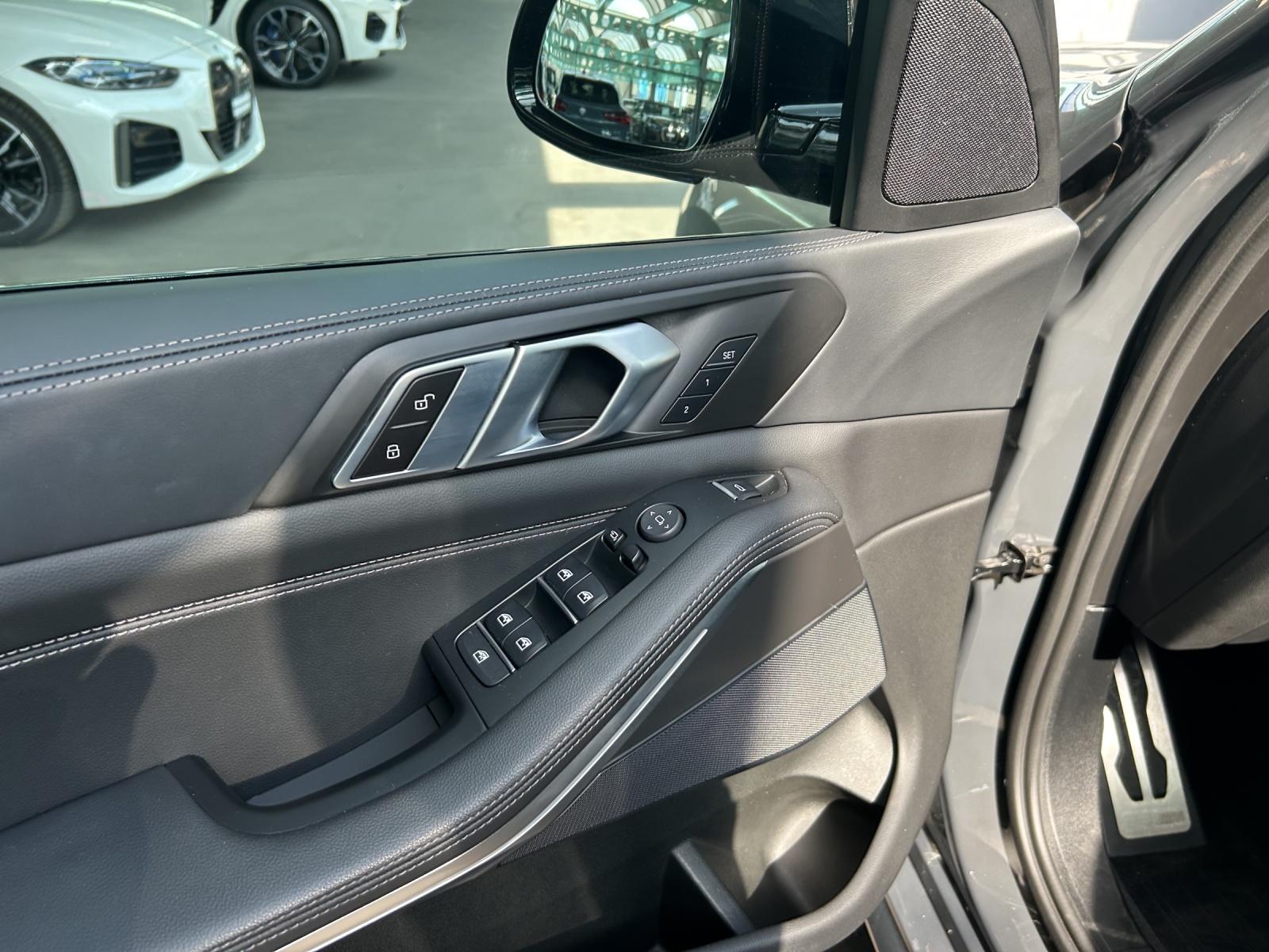 BMW X5 xDrive M50i-image-14