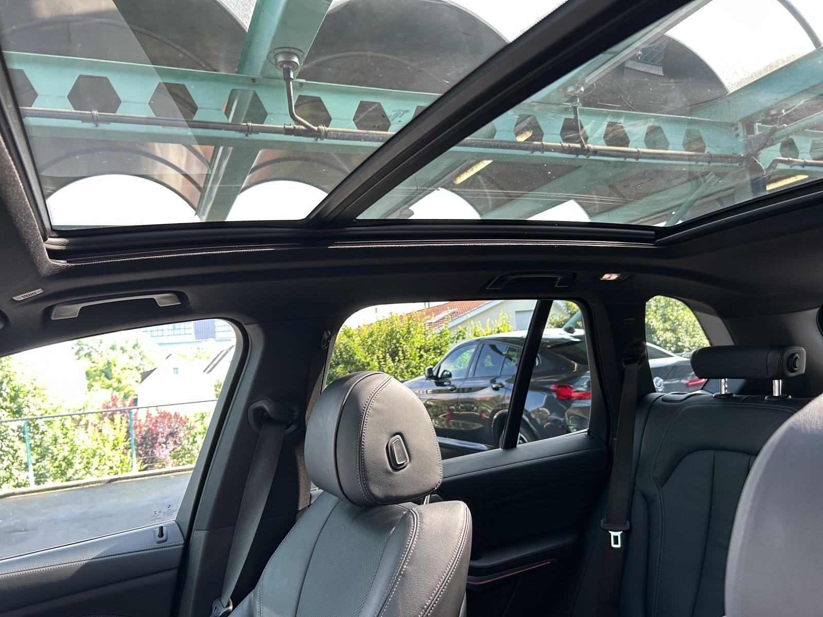 BMW X5 xDrive M50i-image-13