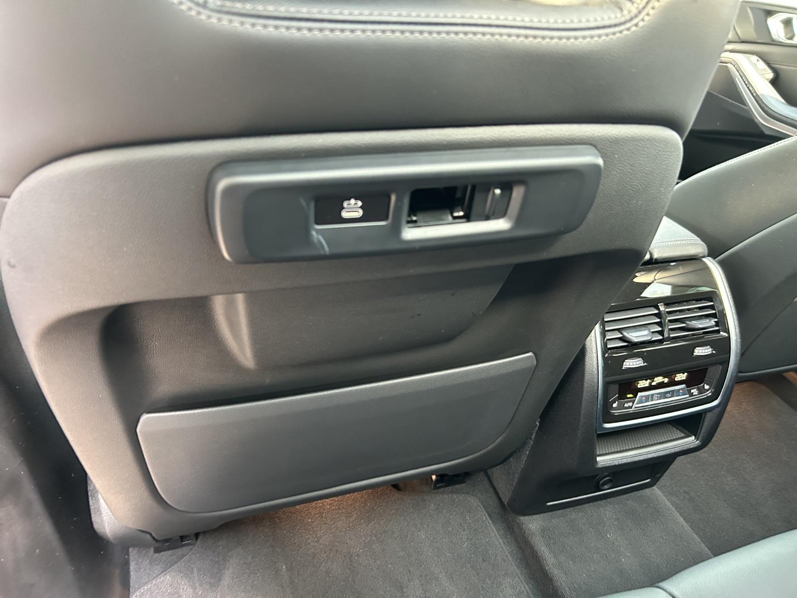 BMW X5 xDrive M50i-image-20