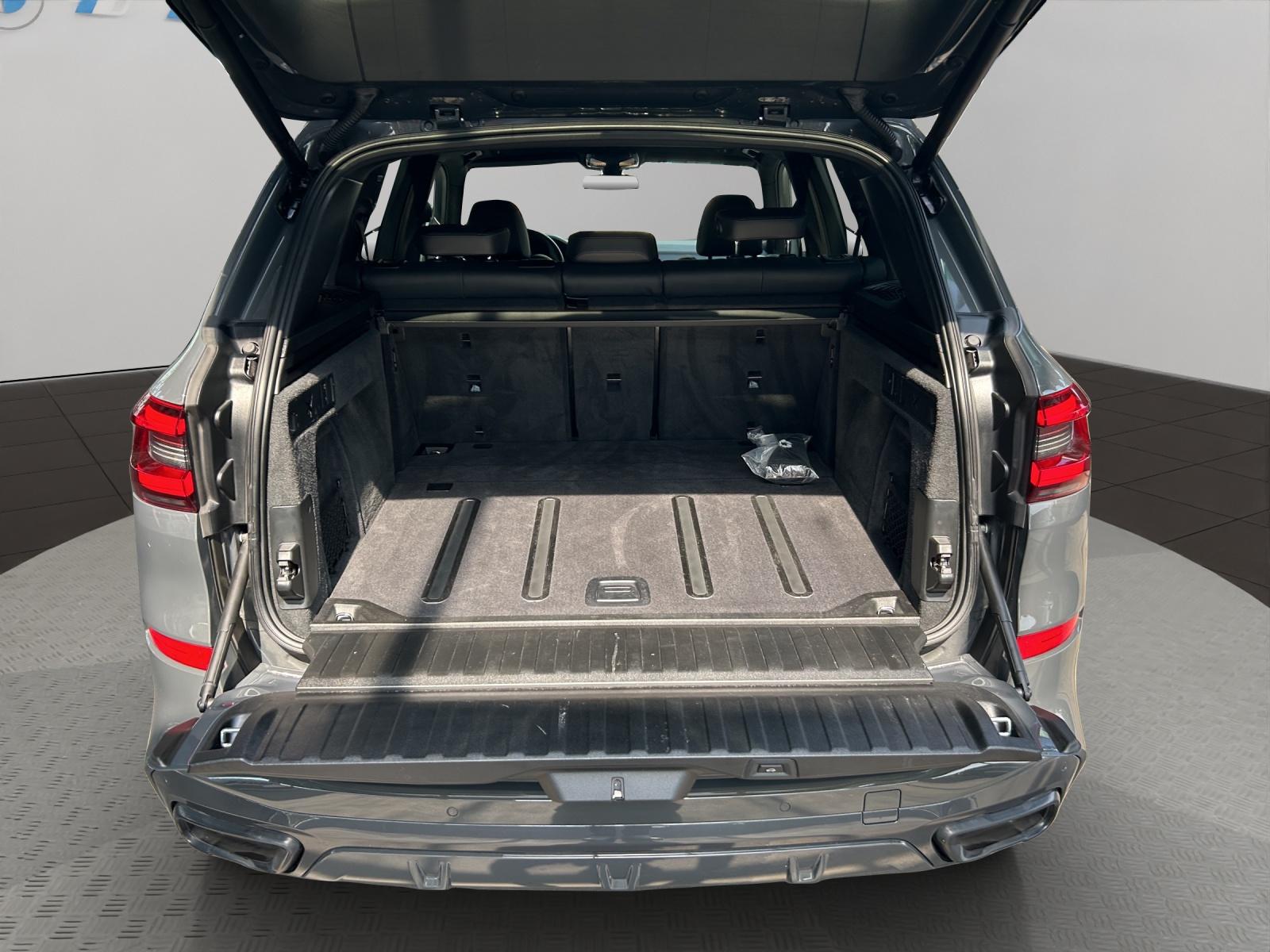 BMW X5 xDrive M50i-image-18