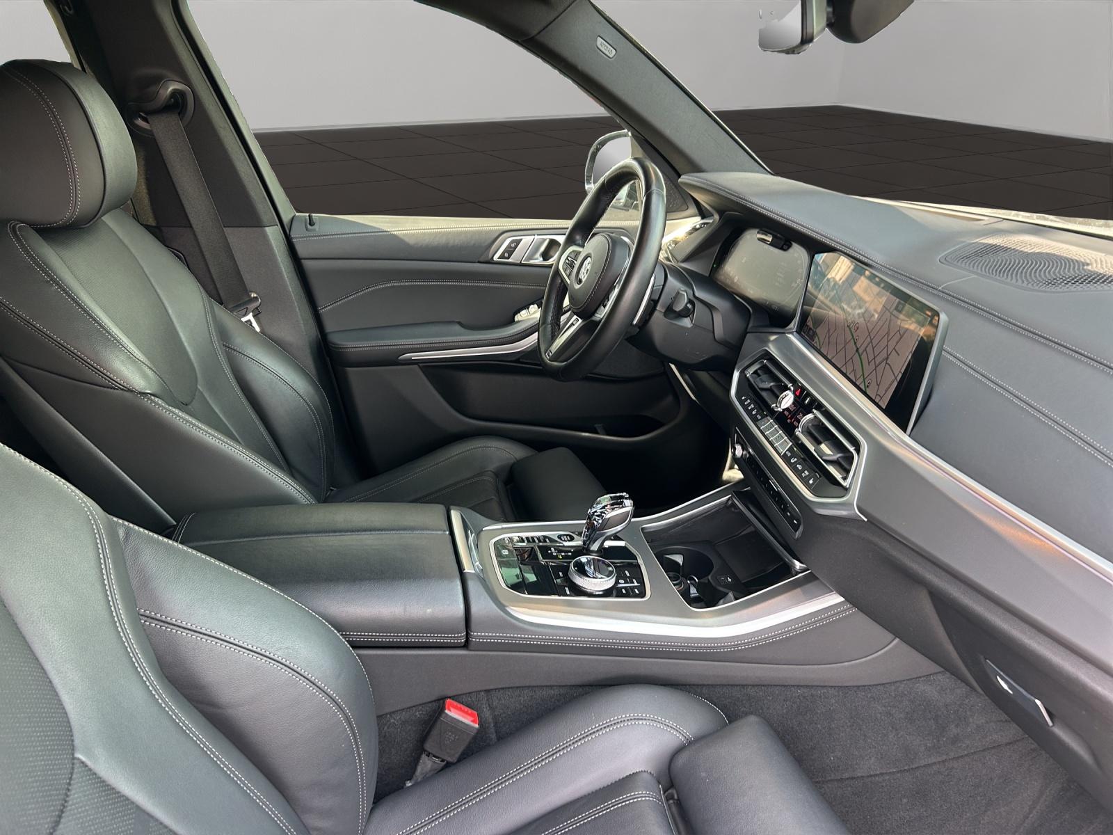BMW X5 xDrive M50i-image-10