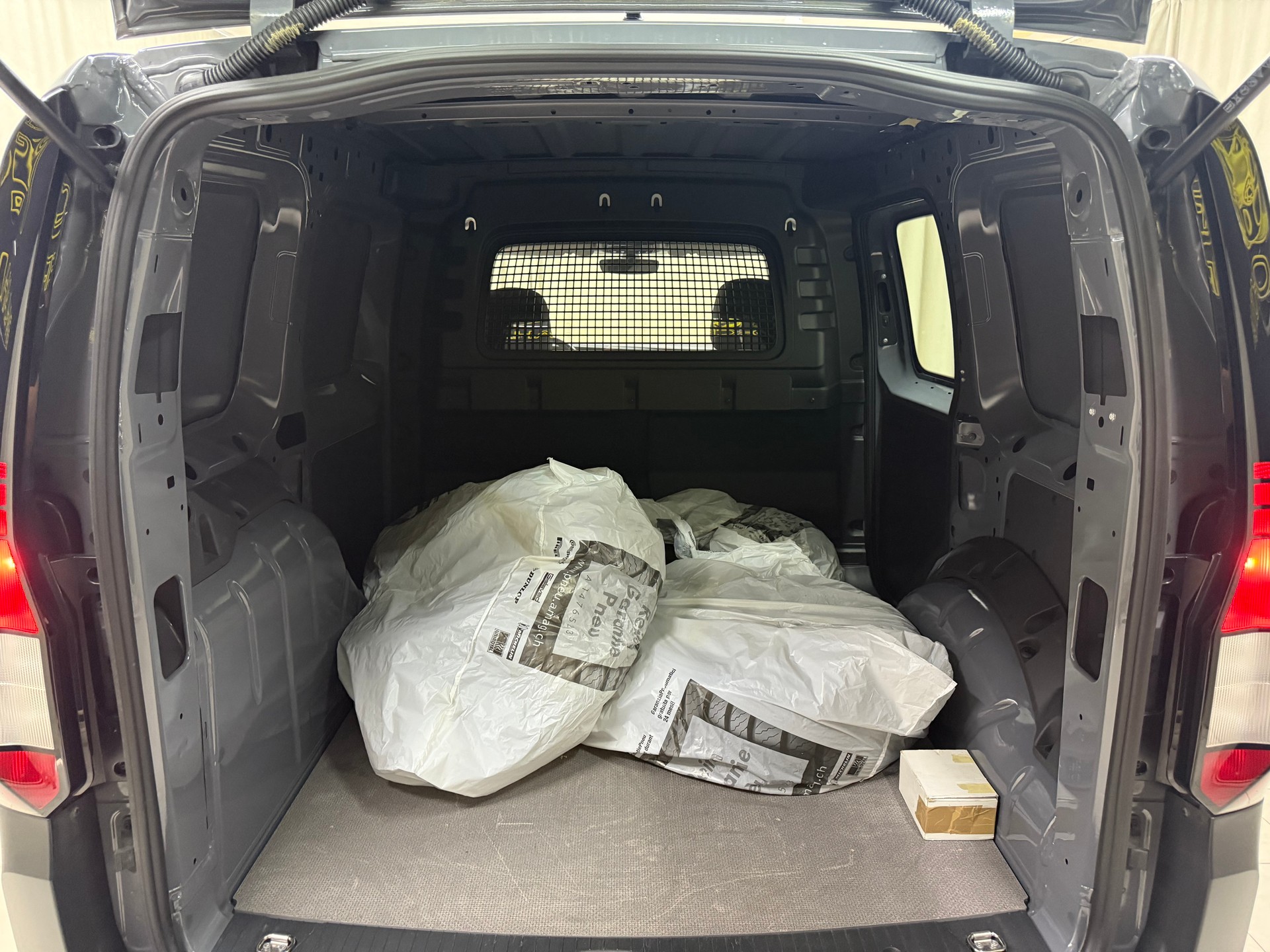 VW Caddy Cargo 2.0TDI DSG-image-6
