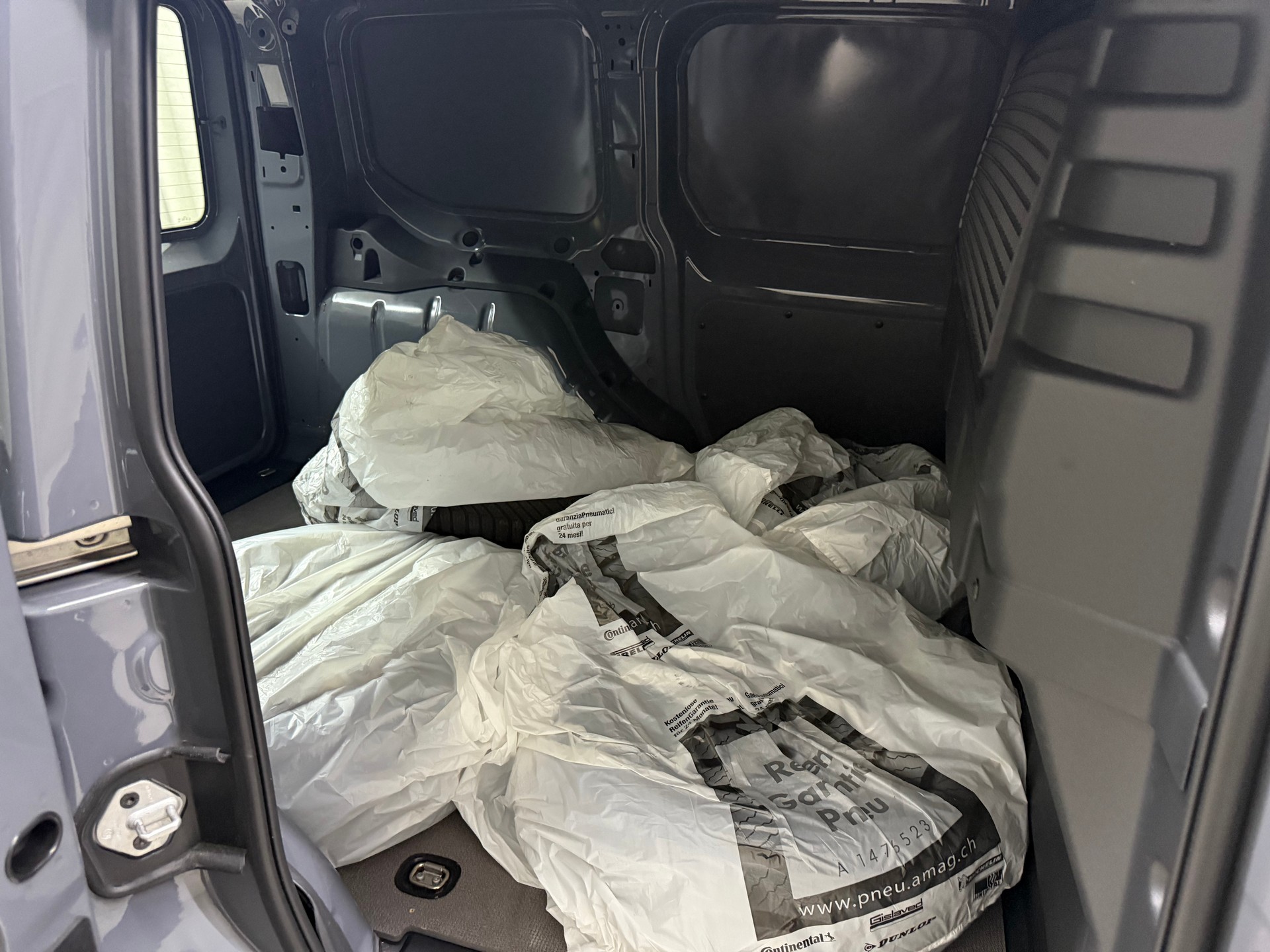VW Caddy Cargo 2.0TDI DSG-image-16