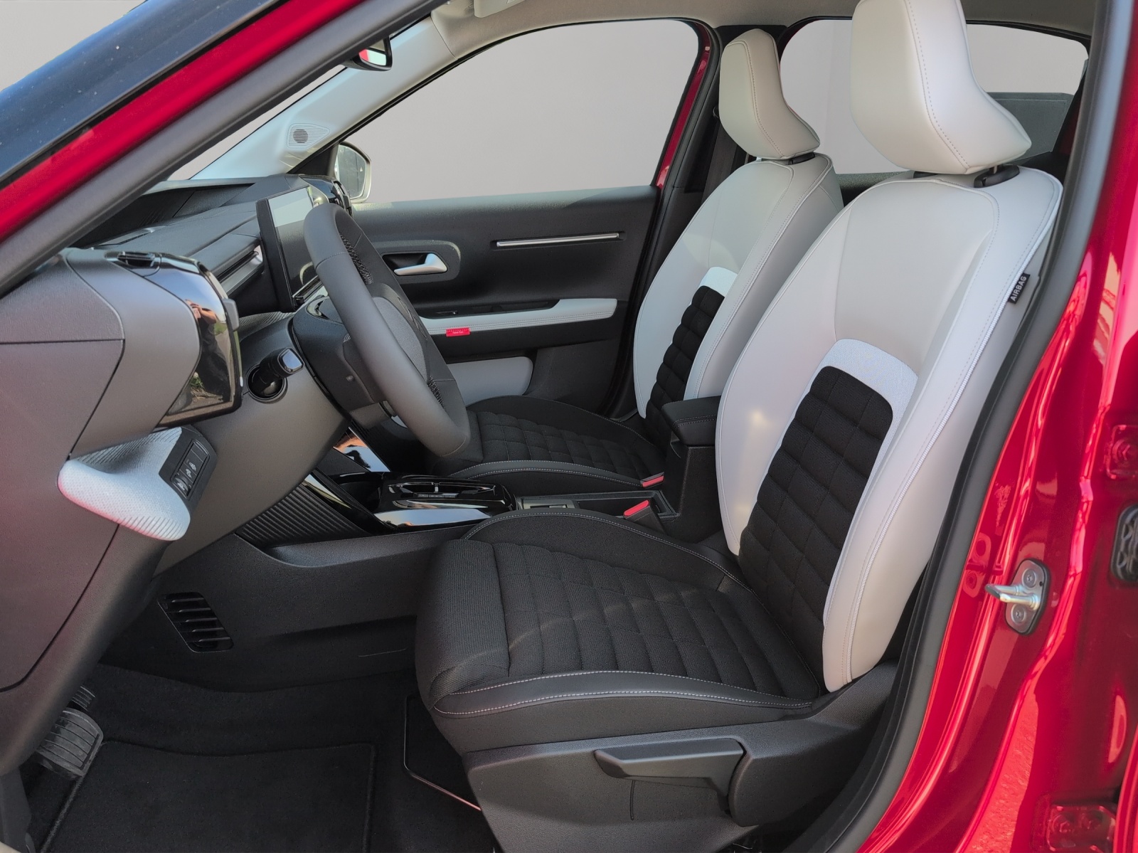 CITROEN C3 Aircross 1.2 Hybrid Max Automat / Rückfahrkamera / Totwinkelassistent / Sitzheizung / Lenkradheizung-image-8