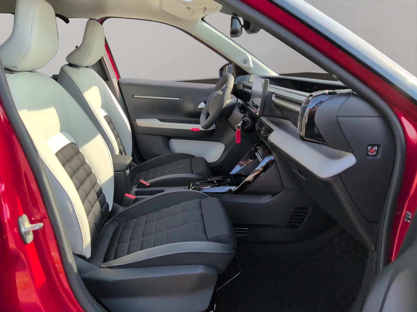 CITROEN C3 Aircross 1.2 Hybrid Max Automat / Rückfahrkamera / Totwinkelassistent / Sitzheizung / Lenkradheizung-image-9