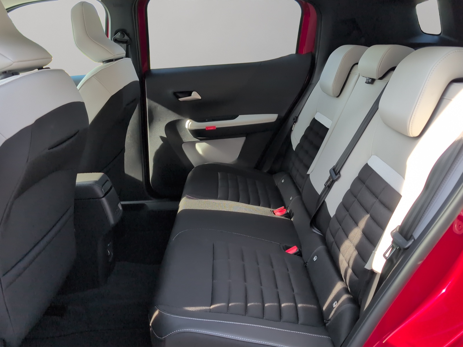 CITROEN C3 Aircross 1.2 Hybrid Max Automat / Rückfahrkamera / Totwinkelassistent / Sitzheizung / Lenkradheizung-image-11