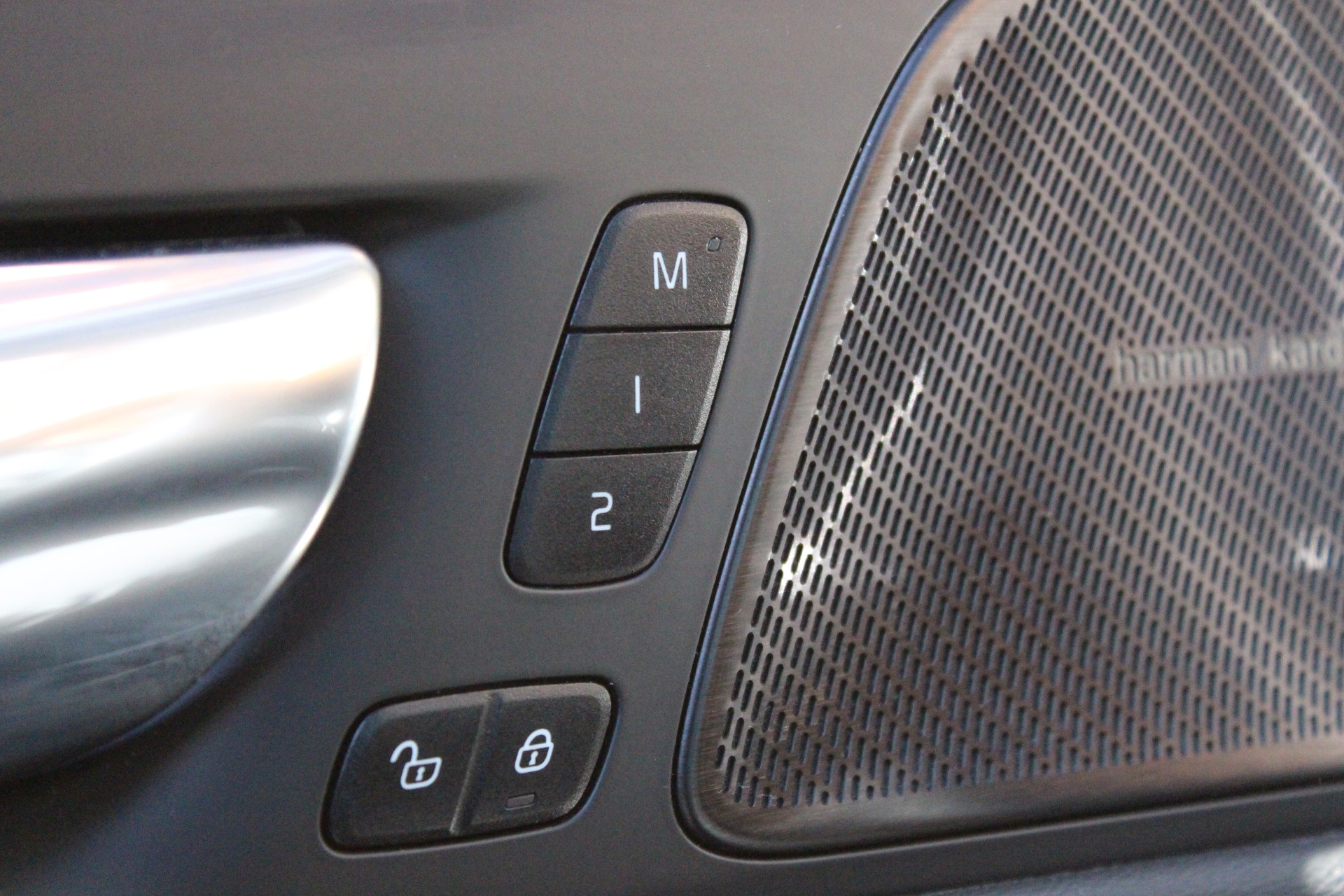 VOLVO V60 T6 eAWD Twin Engine Inscription Expression Geartronic - "Harman Kardon * Sièges Elec. Mém. * Head-Up Displ * Service Volvo"-image-11