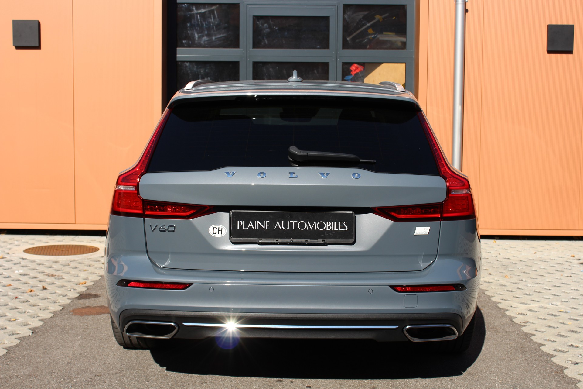 VOLVO V60 T6 eAWD Twin Engine Inscription Expression Geartronic - "Harman Kardon * Sièges Elec. Mém. * Head-Up Displ * Service Volvo"-image-6