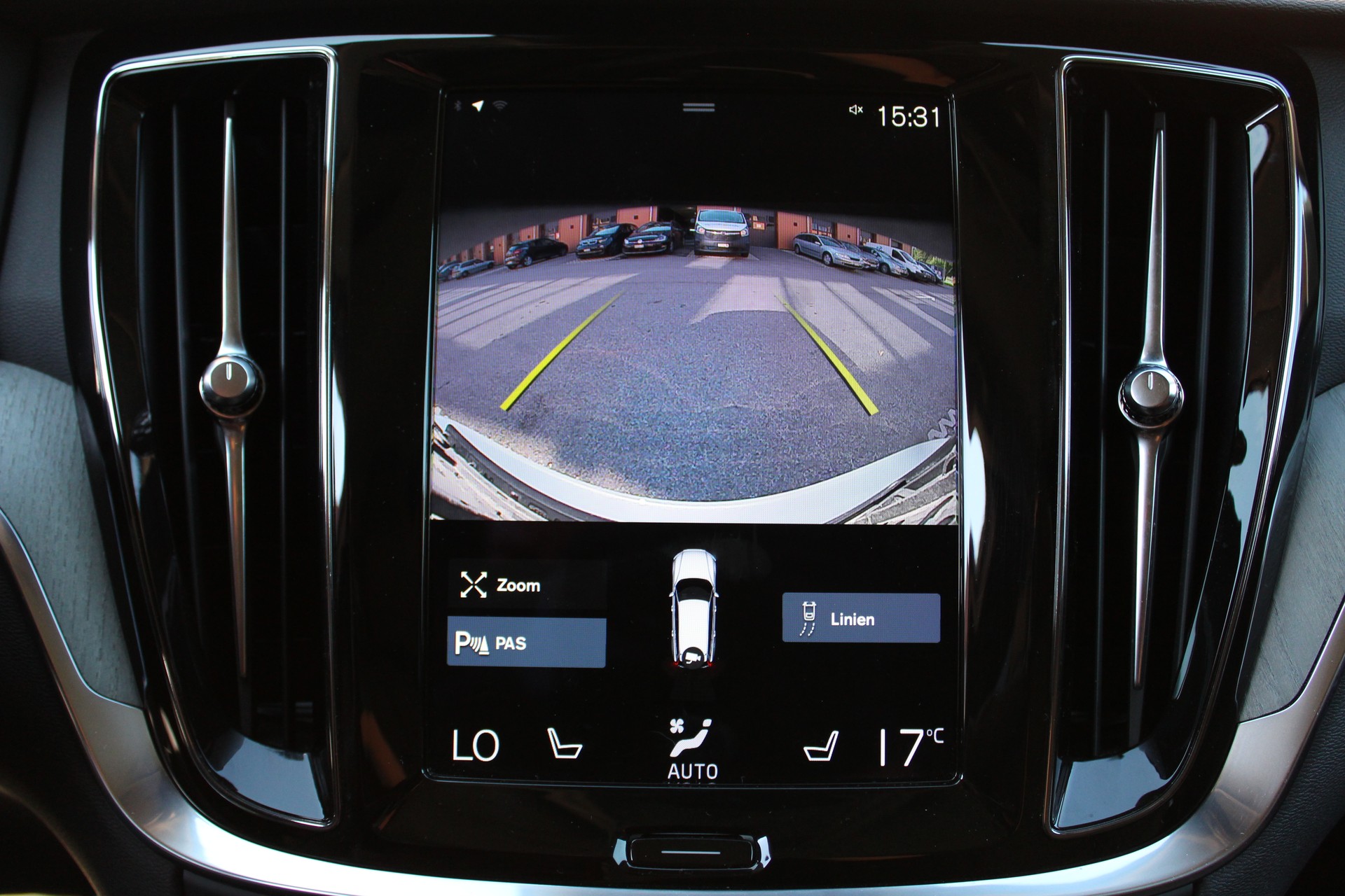 VOLVO V60 T6 eAWD Twin Engine Inscription Expression Geartronic - "Harman Kardon * Sièges Elec. Mém. * Head-Up Displ * Service Volvo"-image-14