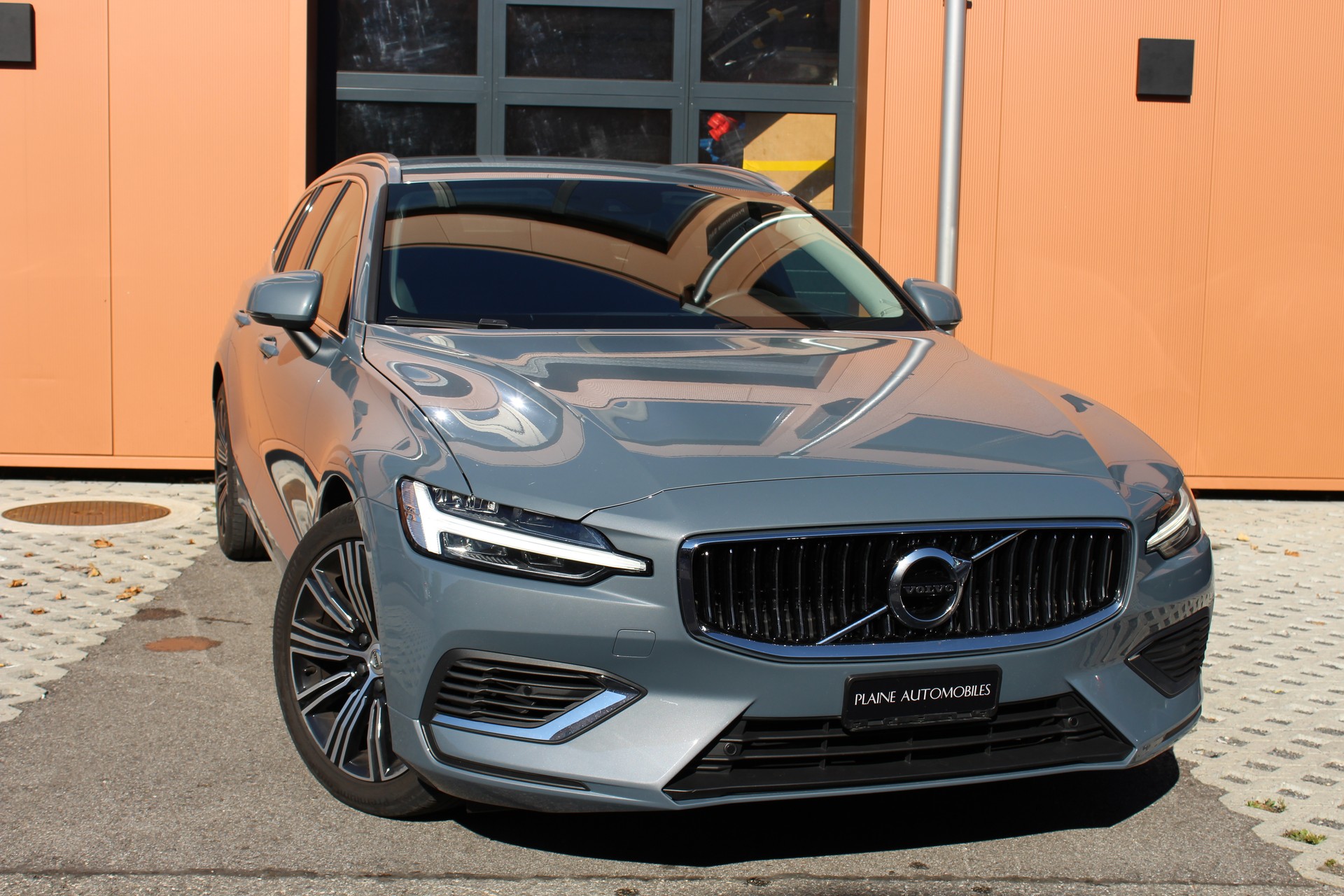 VOLVO V60 T6 eAWD Twin Engine Inscription Expression Geartronic - "Harman Kardon * Sièges Elec. Mém. * Head-Up Displ * Service Volvo"-image-0