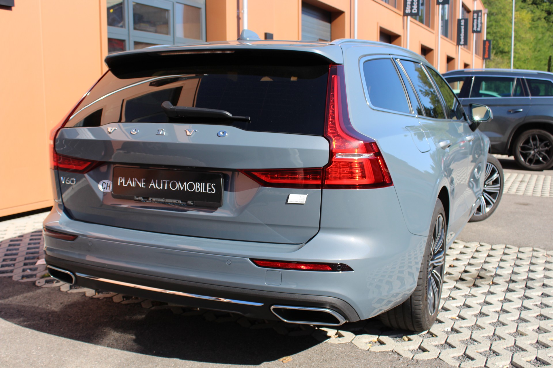 VOLVO V60 T6 eAWD Twin Engine Inscription Expression Geartronic - "Harman Kardon * Sièges Elec. Mém. * Head-Up Displ * Service Volvo"-image-4