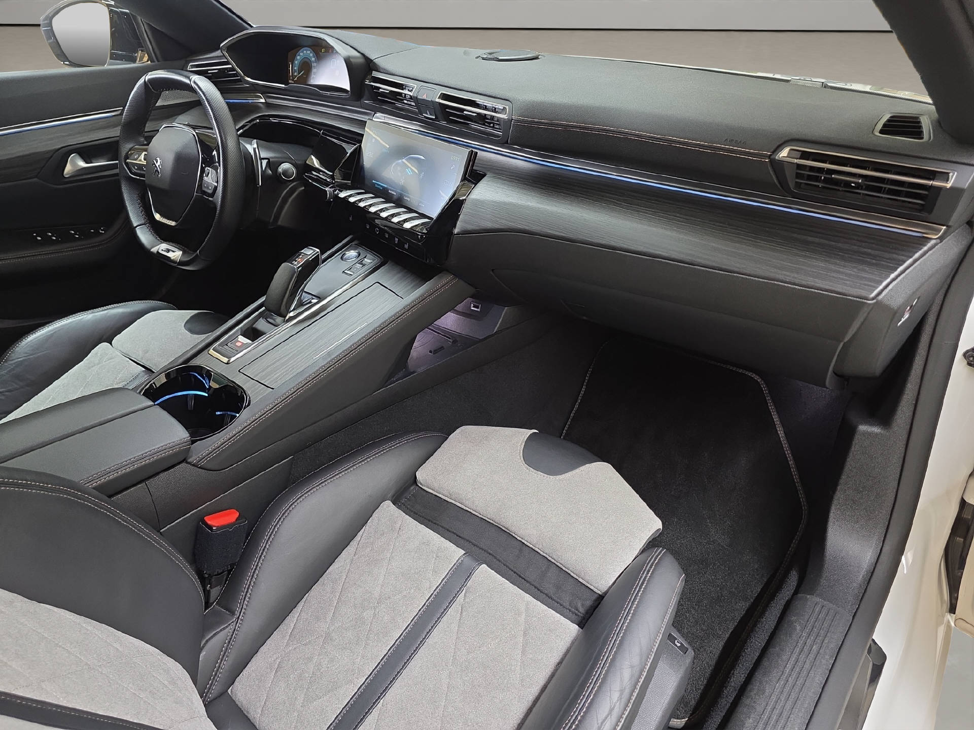 PEUGEOT 508 SW 1.6 Plug-in Hybrid GT-image-9