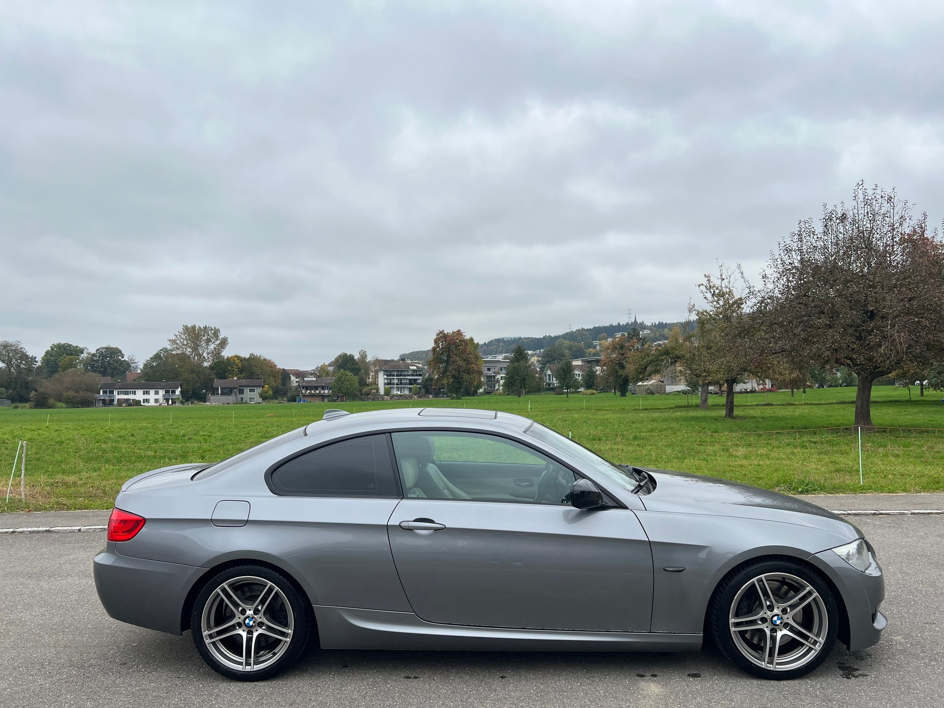 BMW 335i xDrive Coupé *N55-Motor*-showroom-element-3