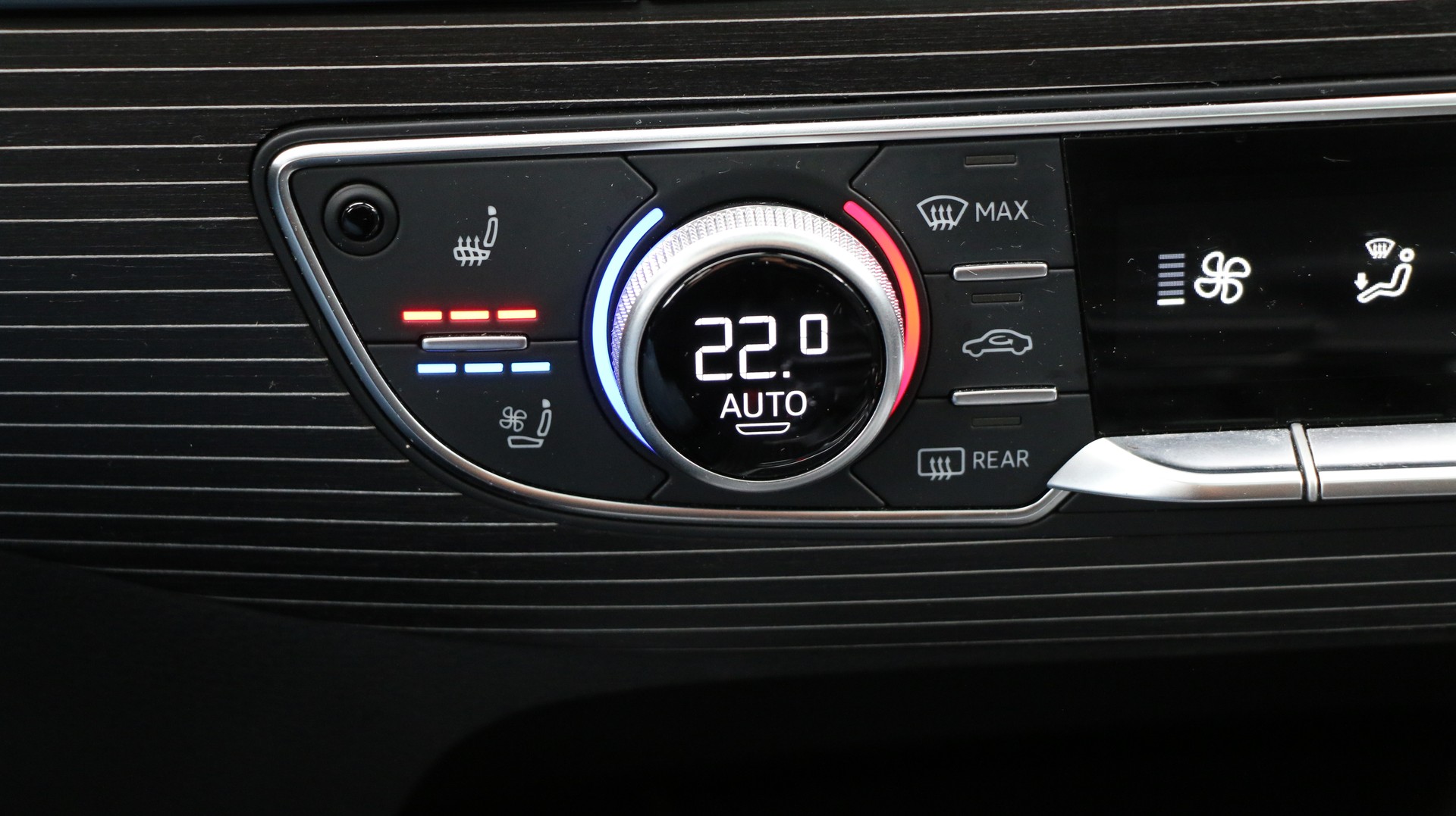 AUDI SQ7 4.0 TDI quattro-image-10