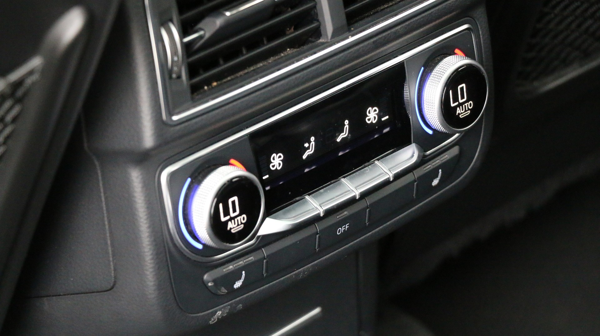 AUDI SQ7 4.0 TDI quattro-image-16
