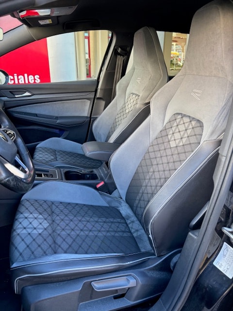 VW Golf 1.5 eTSI mHEV ACT R-Line DSG-image-3