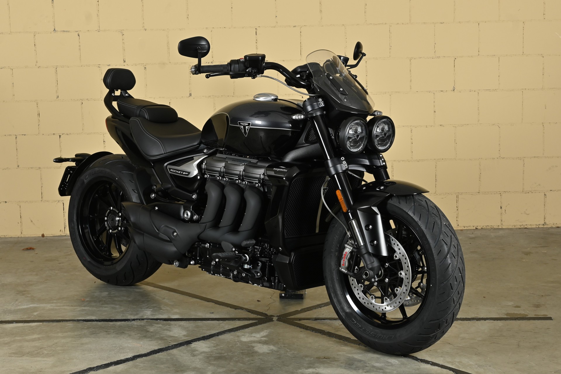 TRIUMPH Rocket 3 GT Storm-showroom-element-1