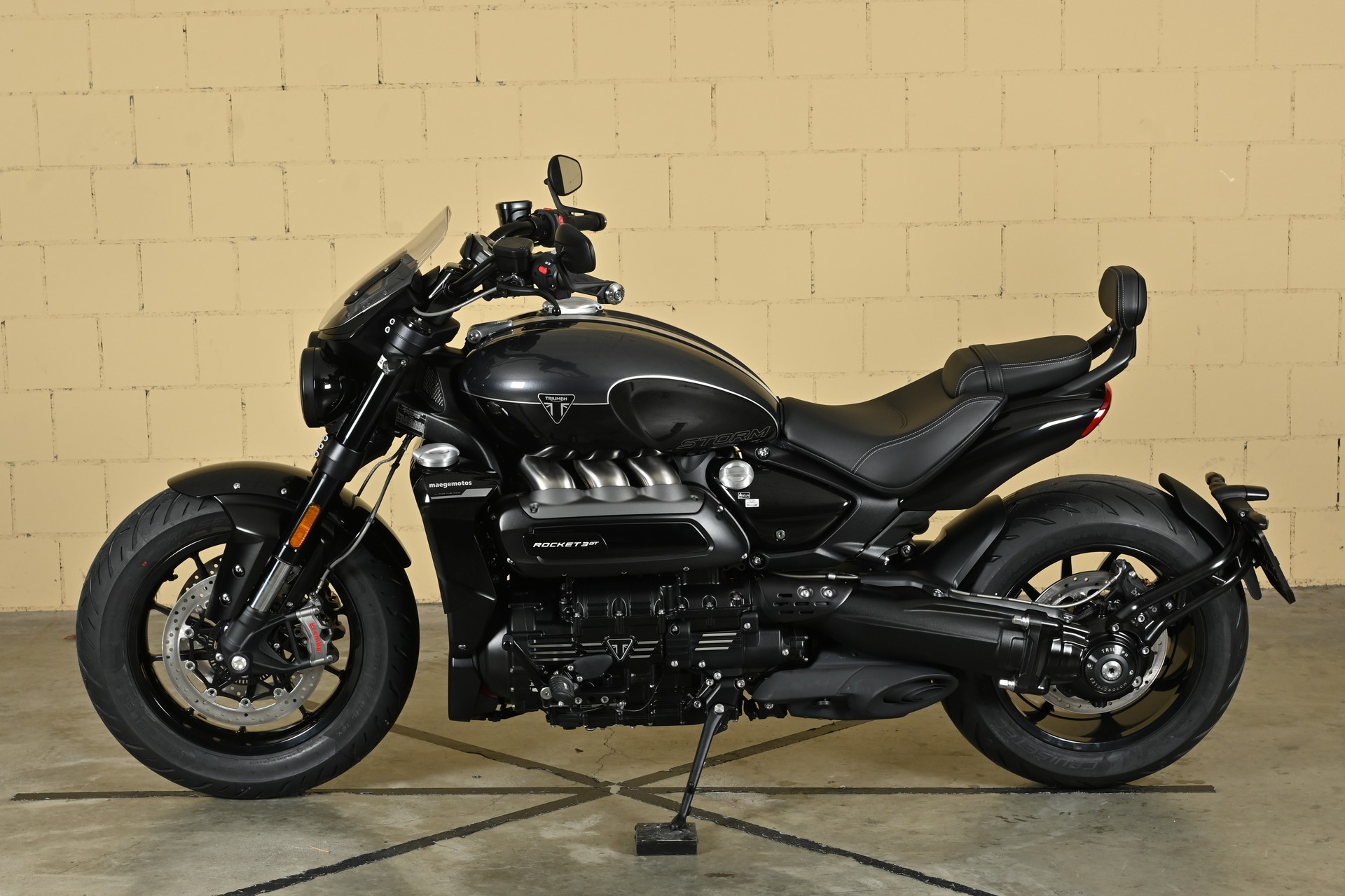 TRIUMPH Rocket 3 GT Storm-showroom-element-3