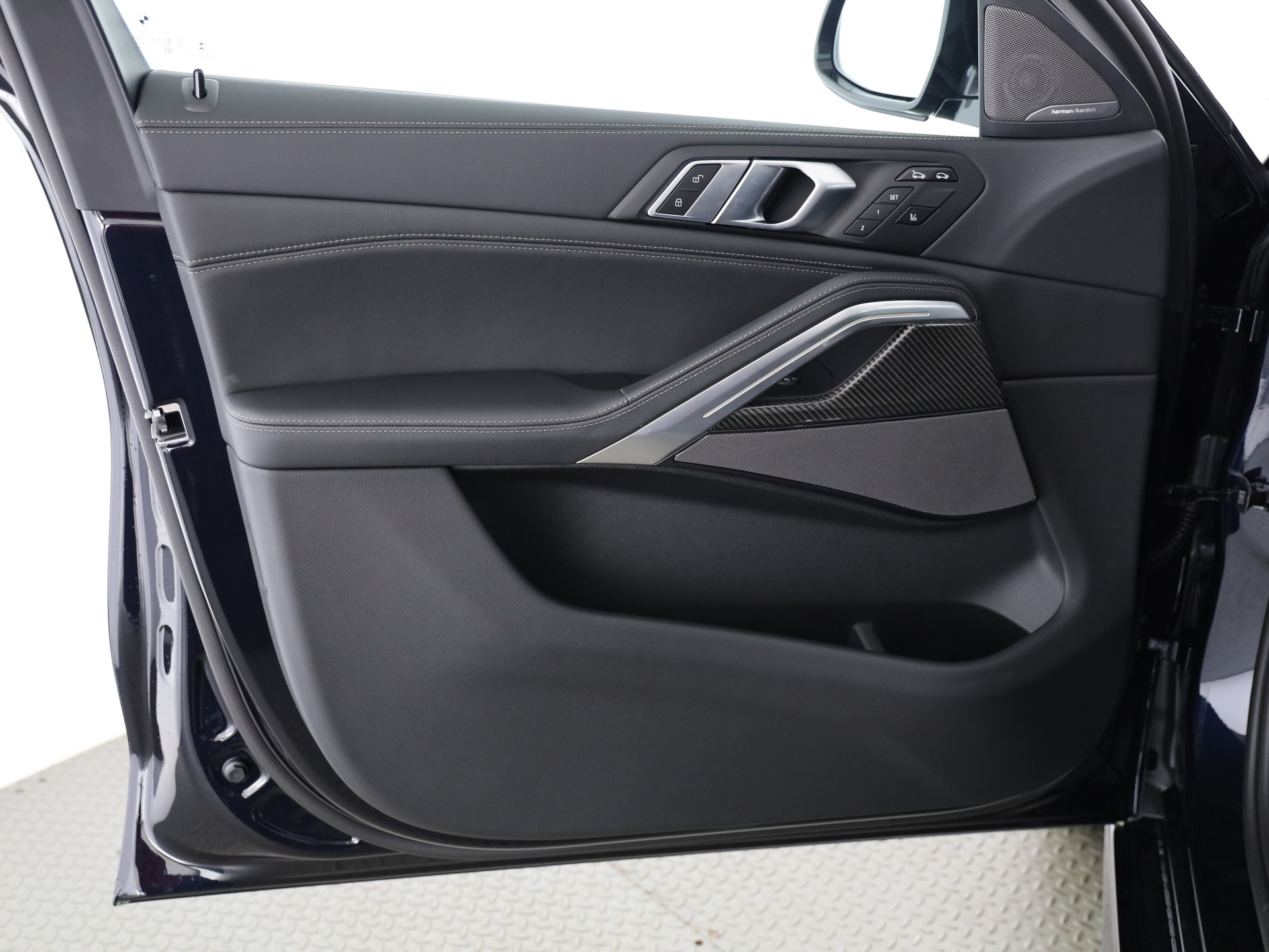 BMW X6 xDrive M60i M Sport Pro-image-9