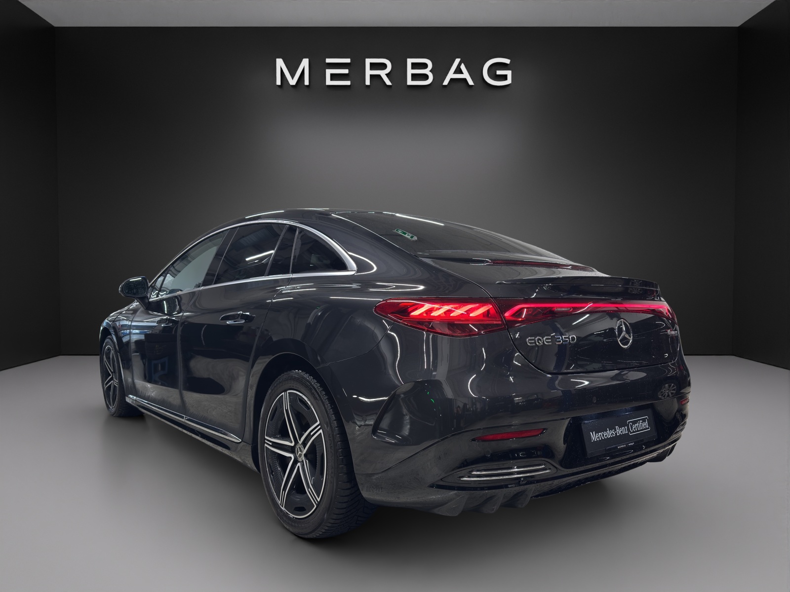MERCEDES-BENZ EQE 350 4 Matic-image-4