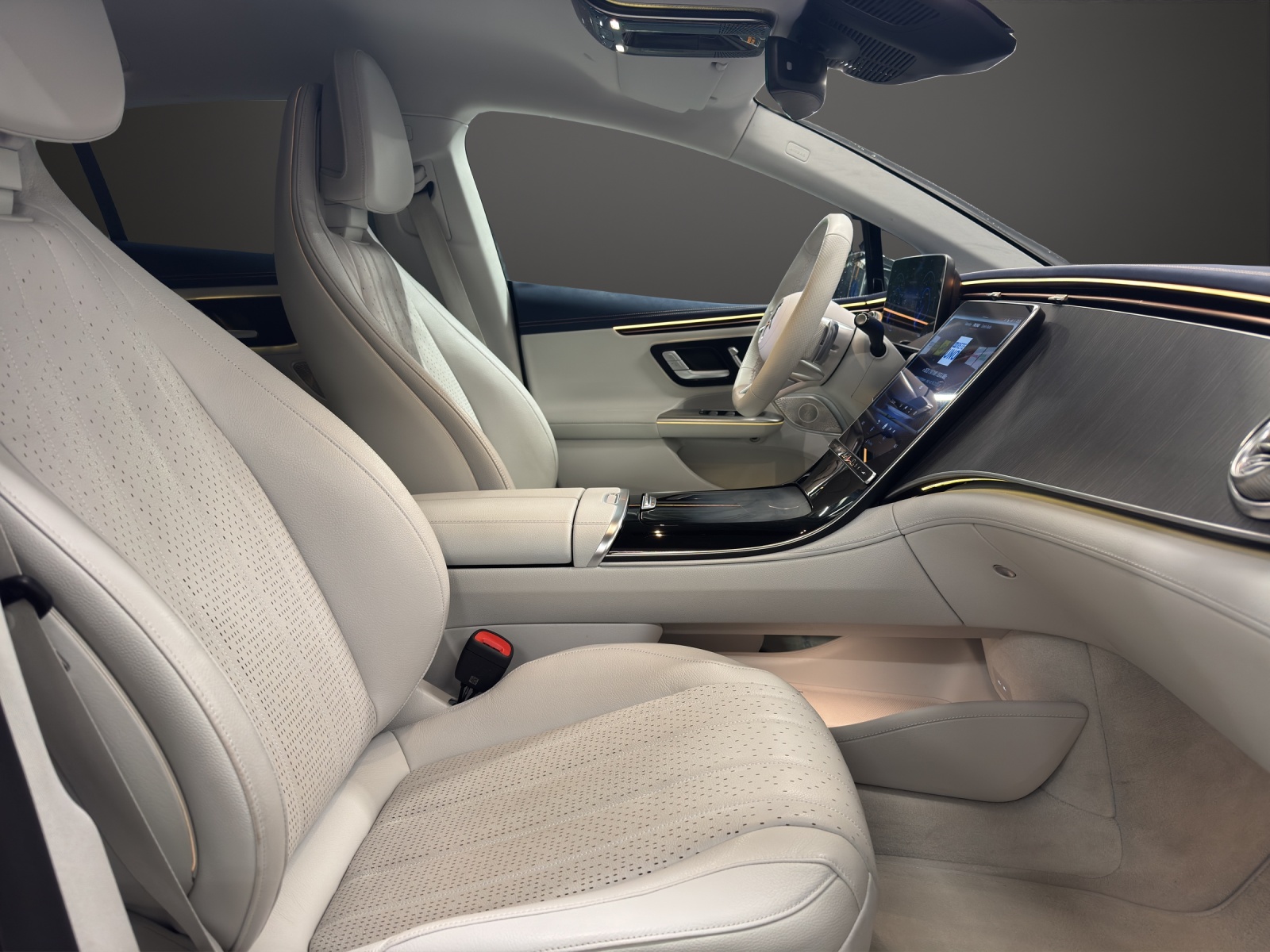 MERCEDES-BENZ EQE 350 4 Matic-image-12