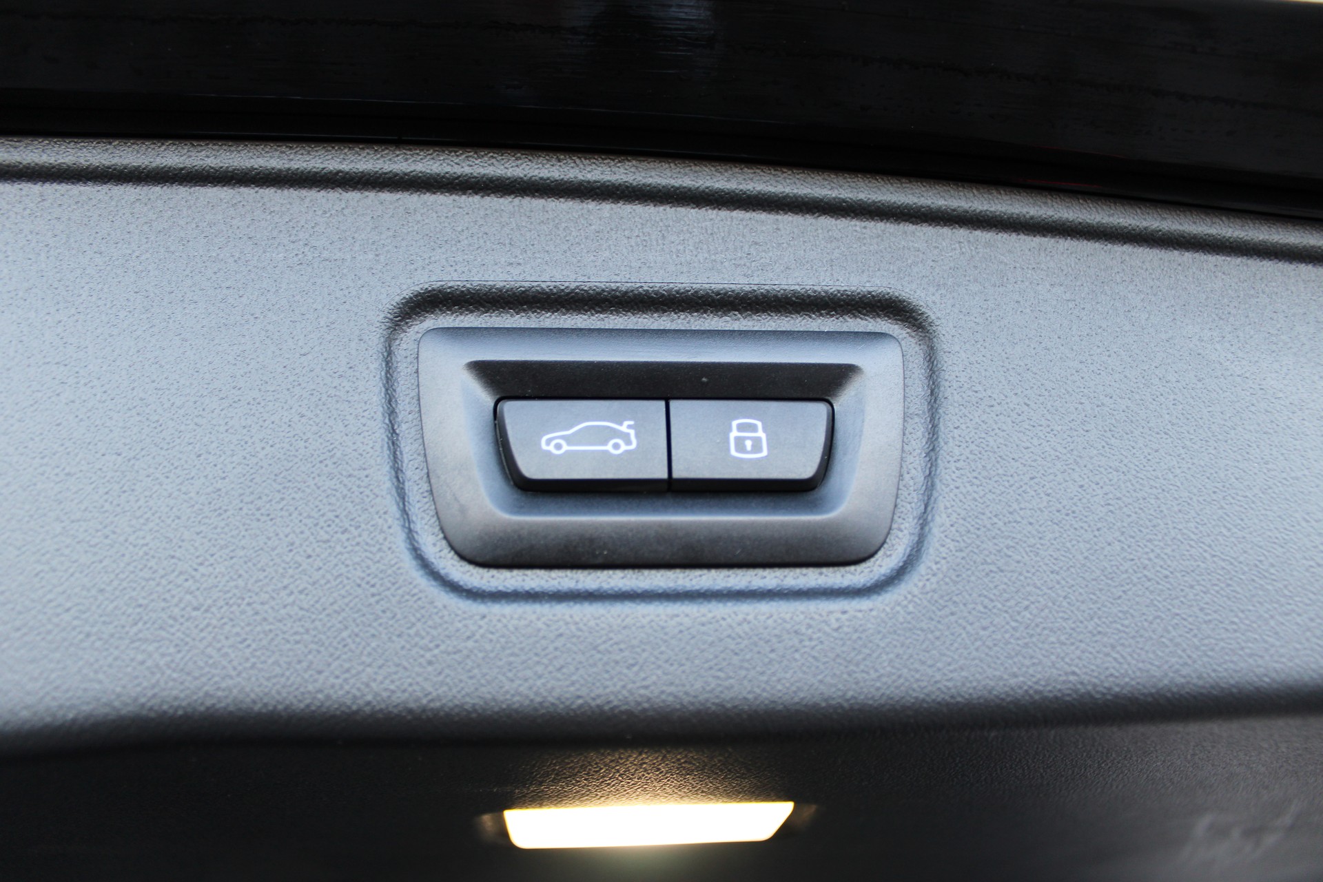 BMW 520d xDrive Touring M Sport-image-22