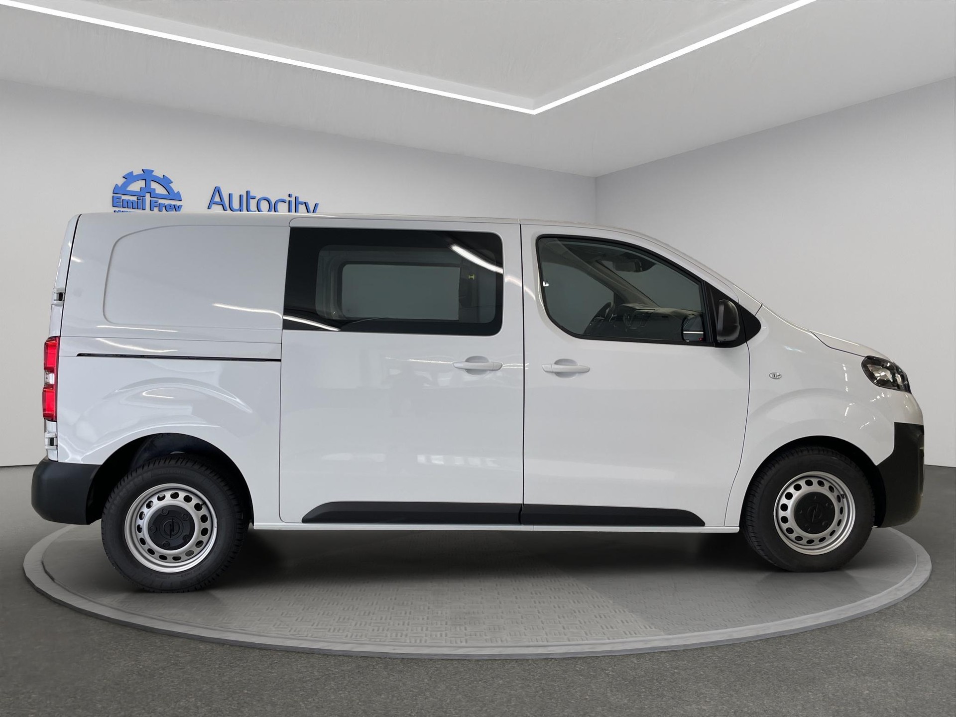 OPEL Vivaro Cargo 2.7 t M 2.0 D 177 S/S-image-8