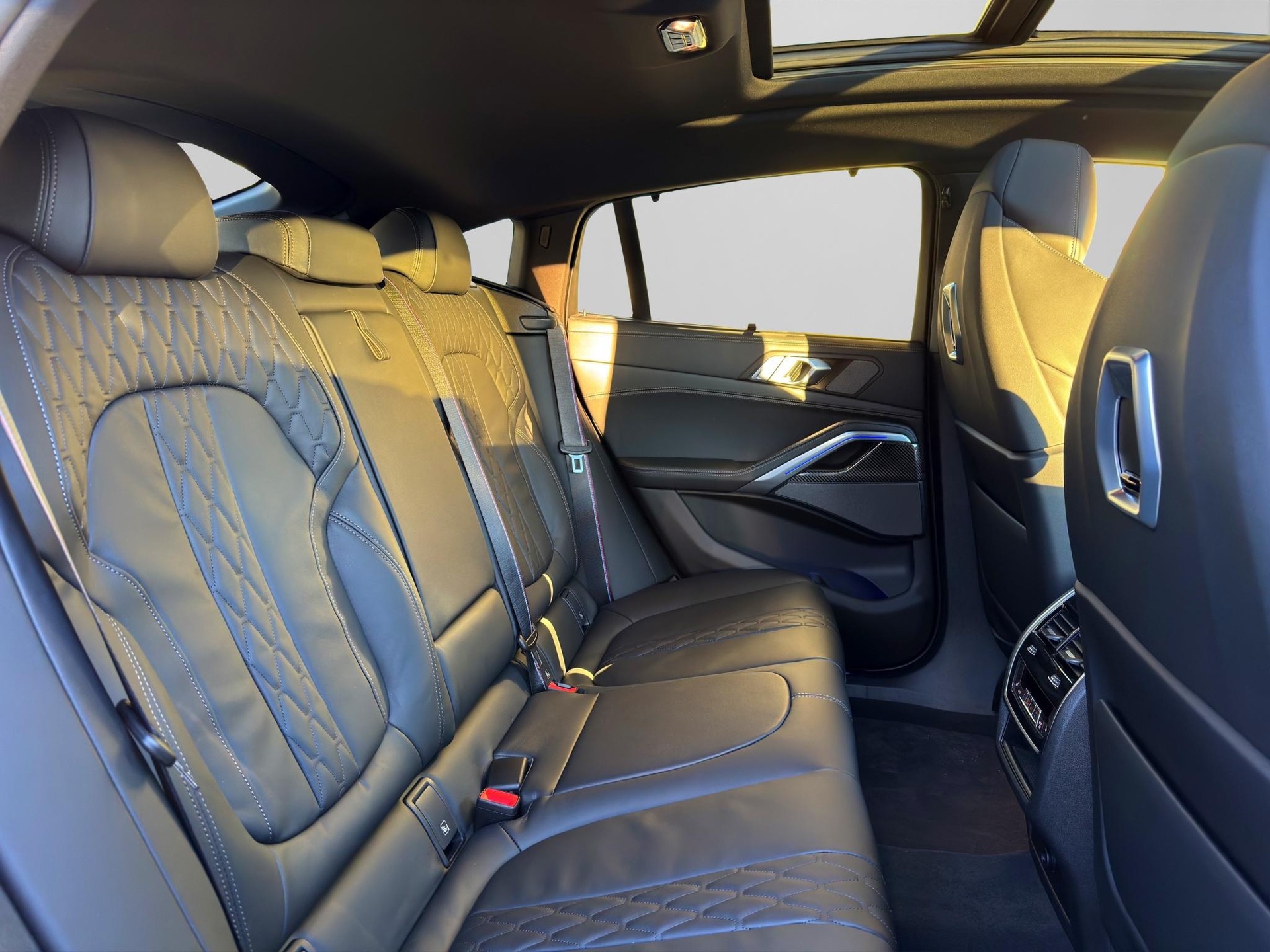 BMW X6 40i xDrive M Sport Pro-image-17