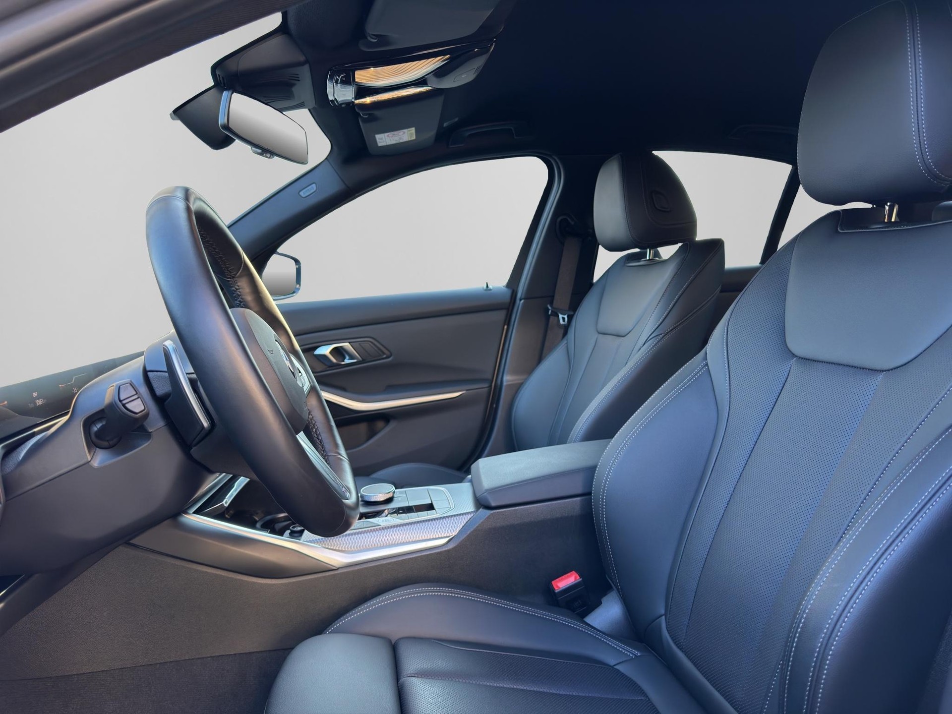 BMW 320d xDrive M Sport-image-11