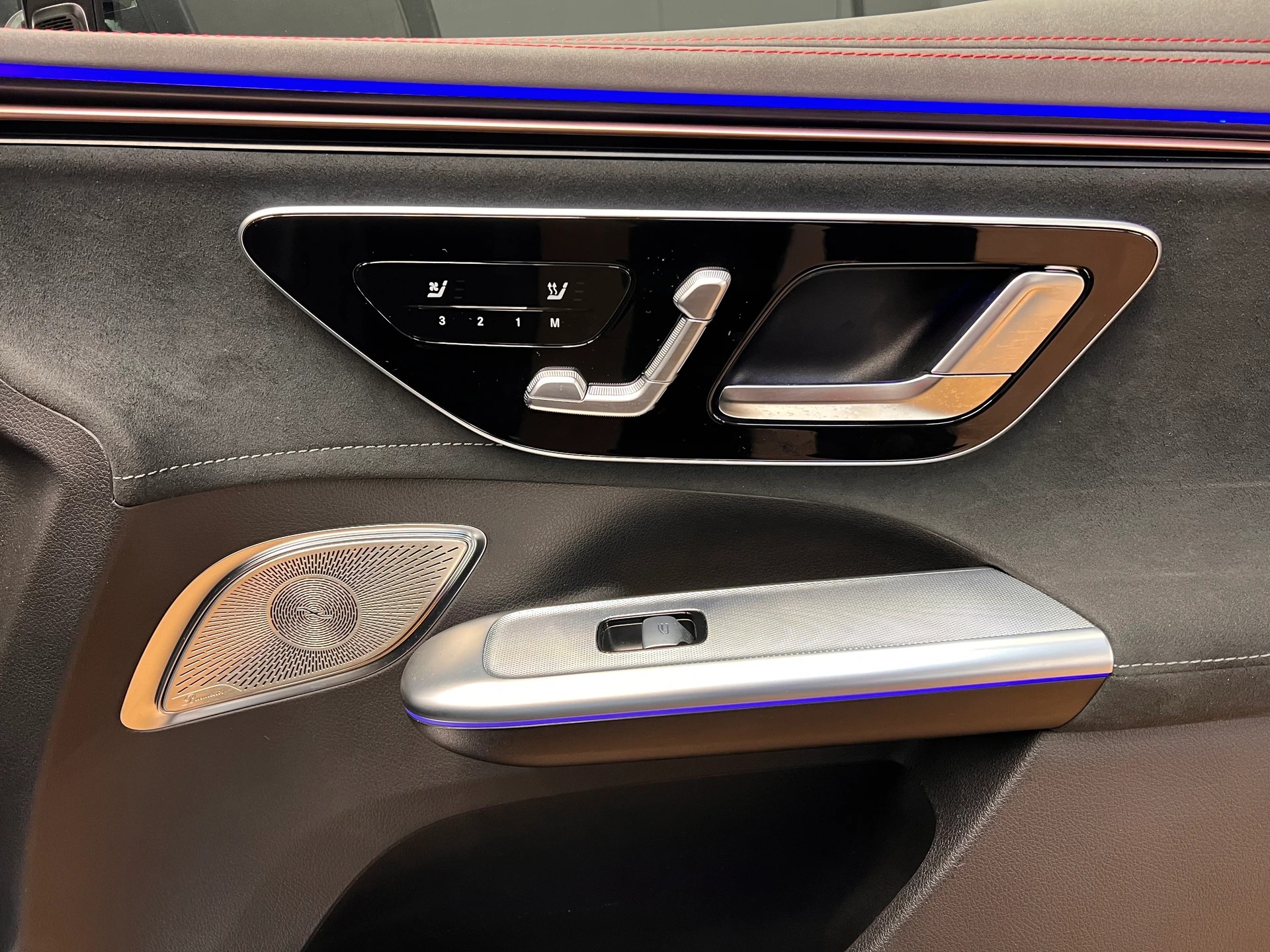 MERCEDES-BENZ EQE SUV AMG 43 4M - AMG / DISTRONIC / 360 Grad Kamera / Head-Up Display-image-9