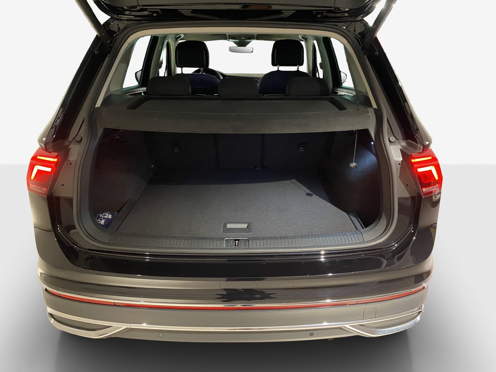 VW Tiguan 2.0 TDI SCR Elegance 4Motion DSG-image-12