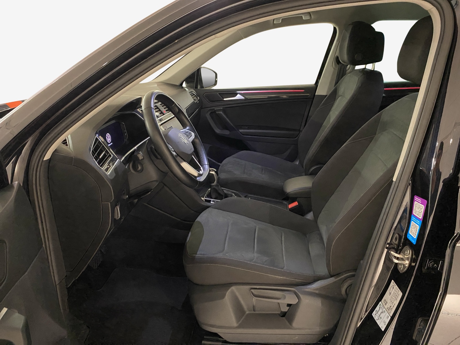 VW Tiguan 2.0 TDI SCR Elegance 4Motion DSG-image-7