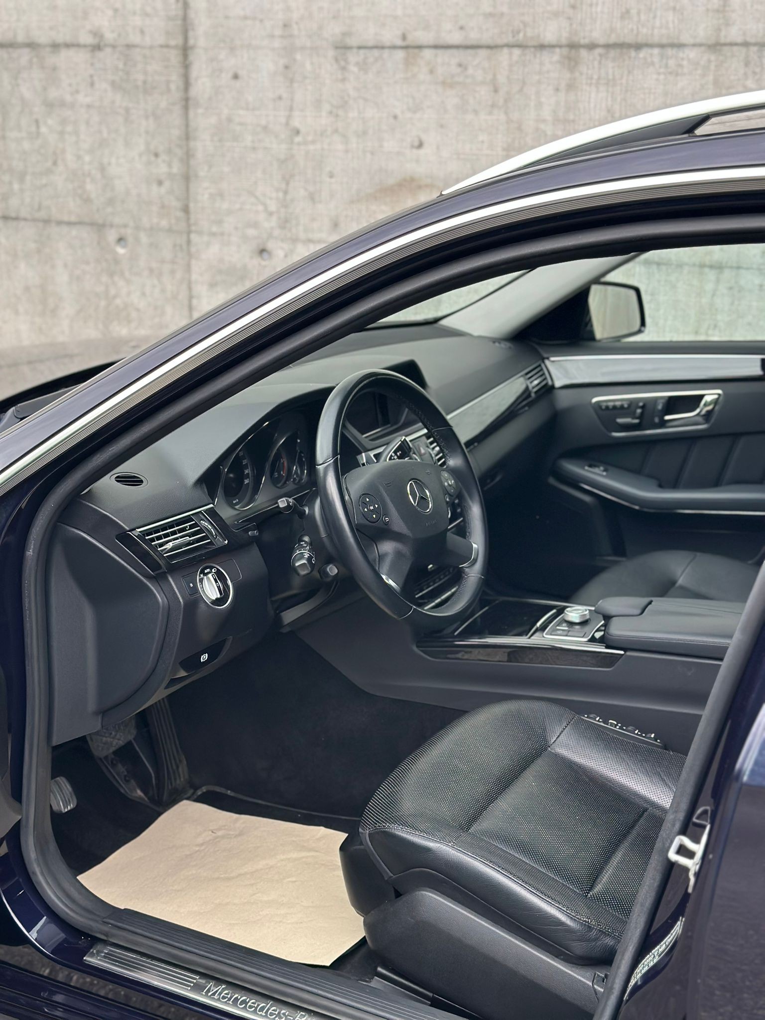 MERCEDES-BENZ E 350 CDI BlueEff. Avantgarde 4Matic 7G-Tronic-image-8