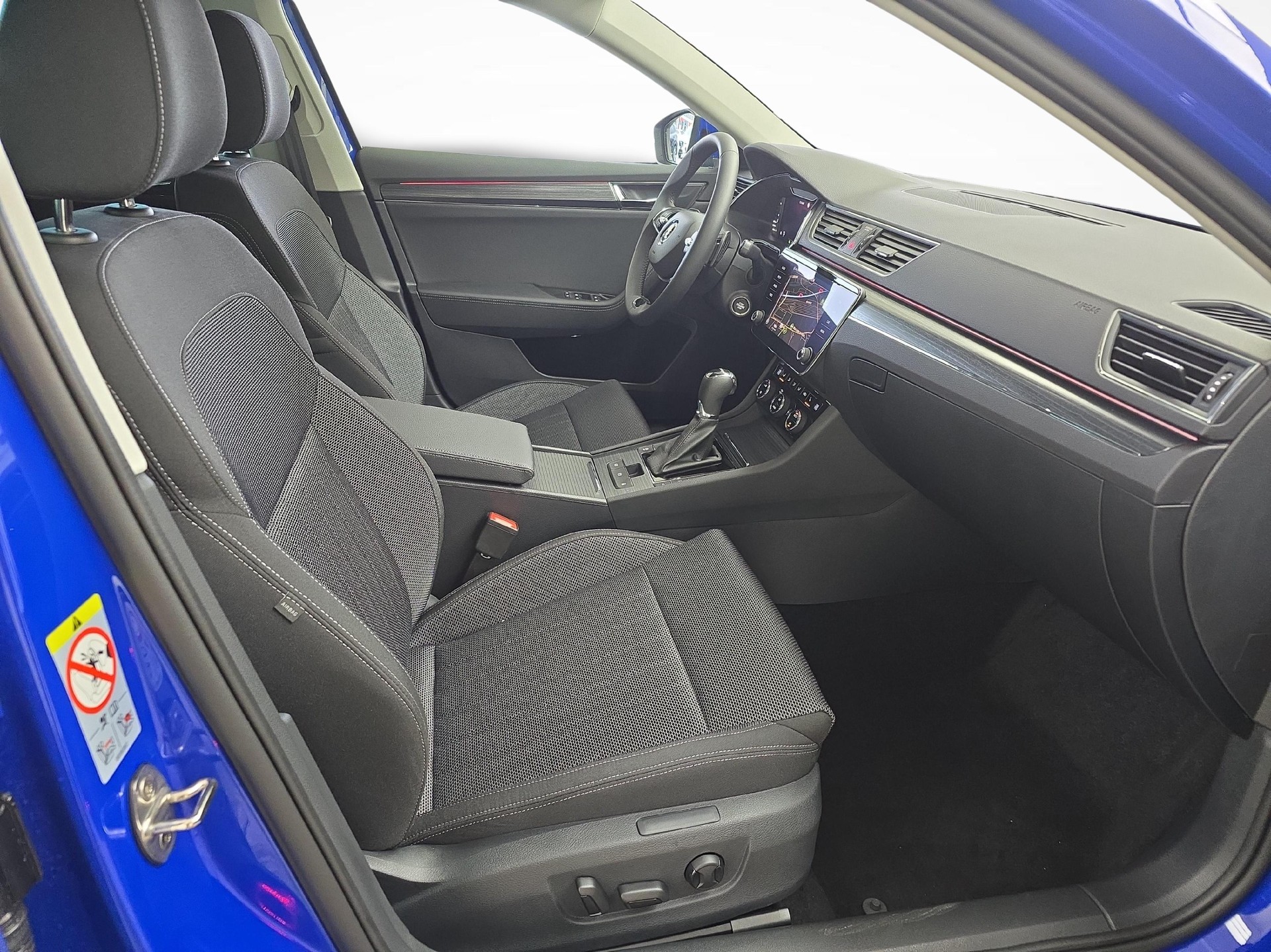 SKODA Combi 1.5 Style TSI DSG / Jetzt mit attraktivem 1.99% Leasing-image-9