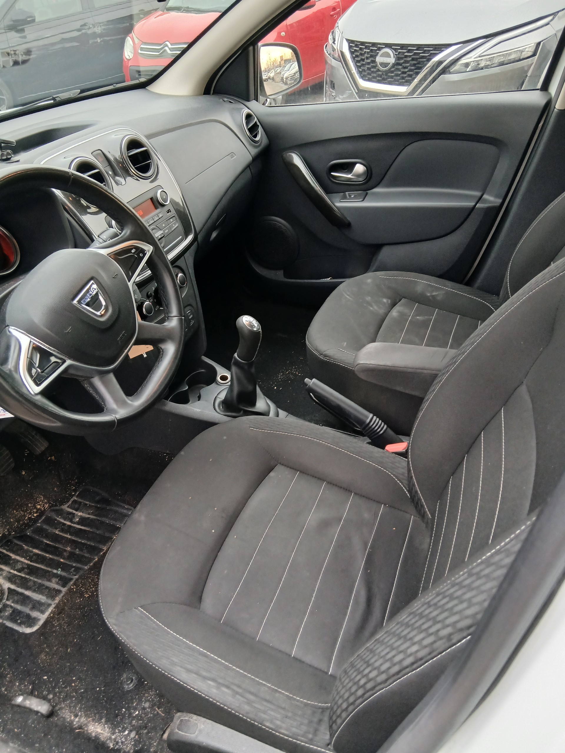 DACIA Sandero 1.0 Essential-image-8