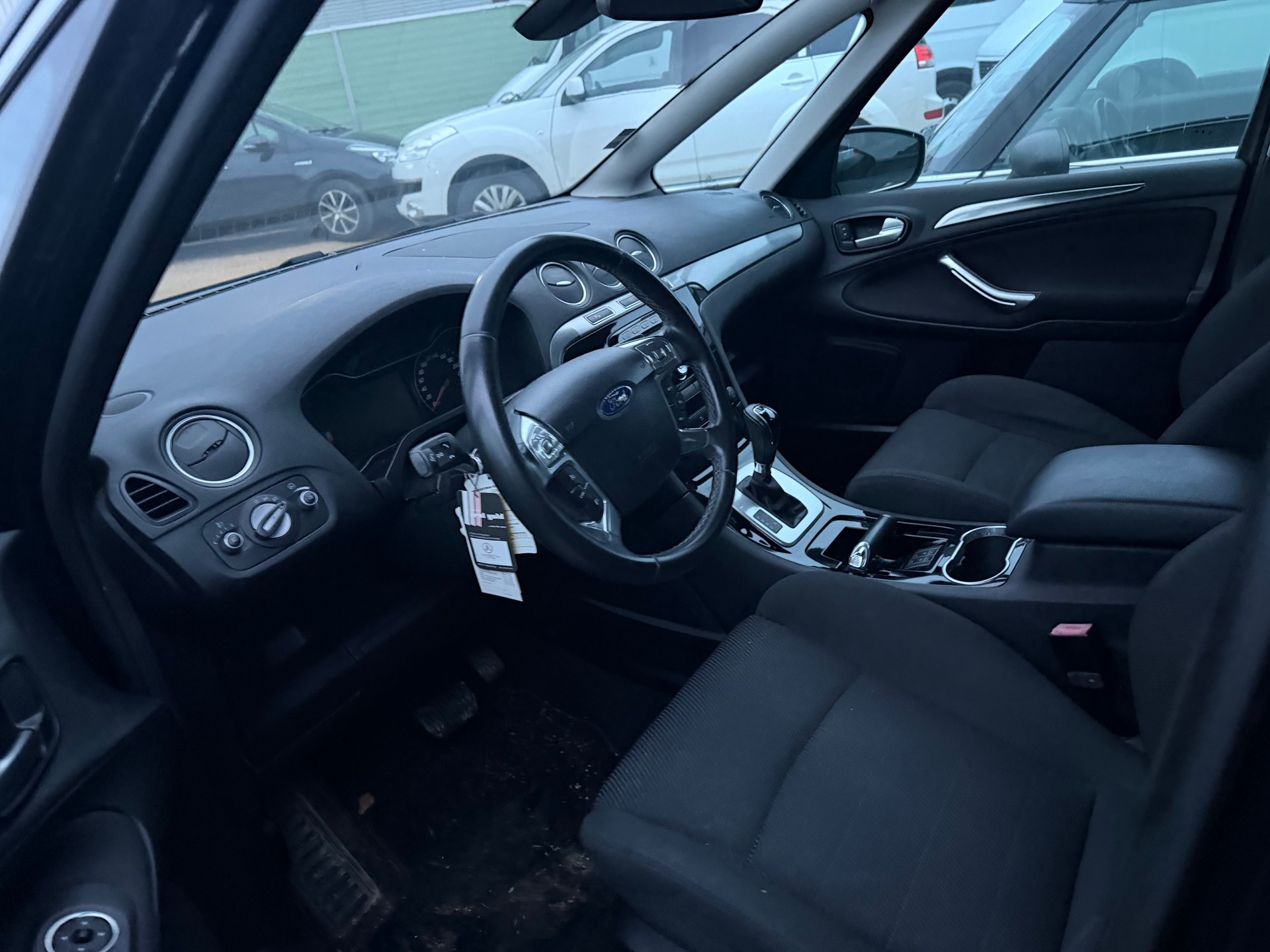 FORD S-Max 2.0 SCTi TitaniumS PowerShift-image-3