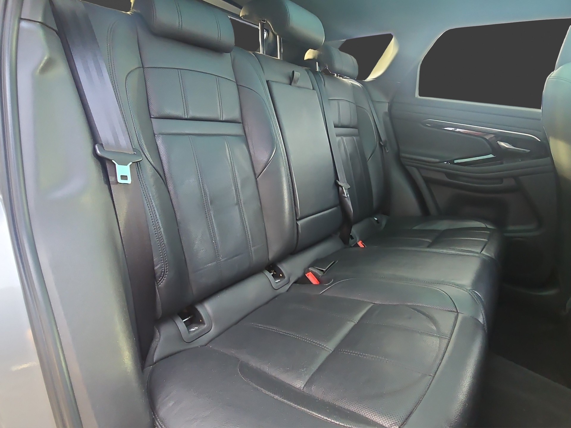 LAND ROVER Range Rover Evoque R-Dynamic P 200 AT9-image-18