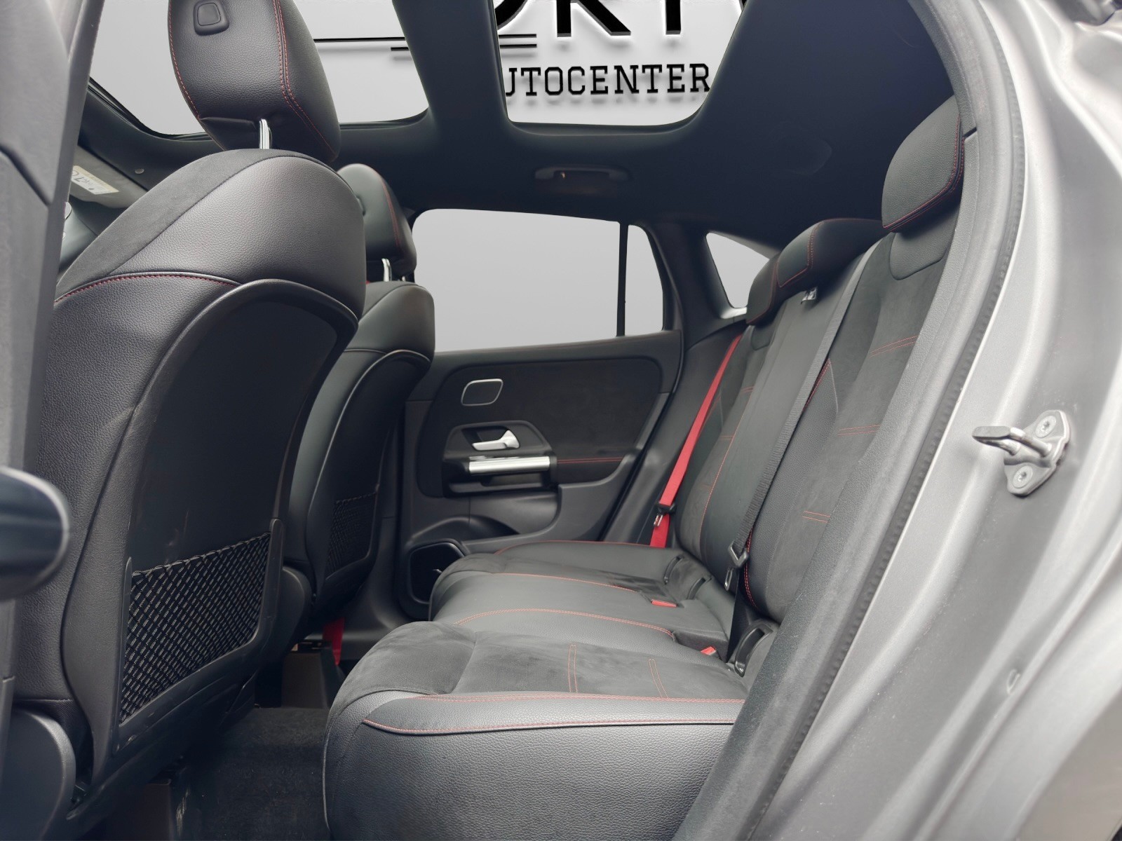 MERCEDES-BENZ GLA 45 AMG 4Matic+ 8G-Speedshift DCT-image-10
