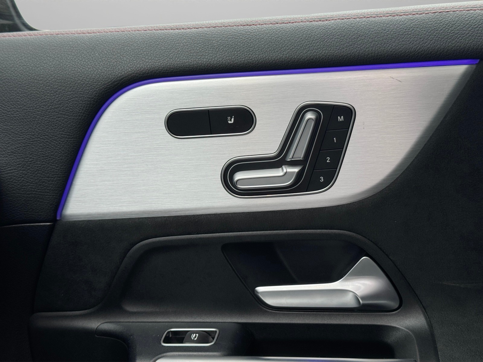MERCEDES-BENZ GLA 45 AMG 4Matic+ 8G-Speedshift DCT-image-21