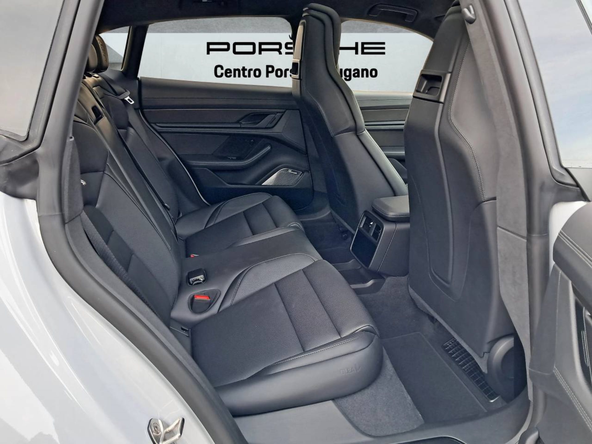PORSCHE Taycan Turbo Cross Turismo-image-18