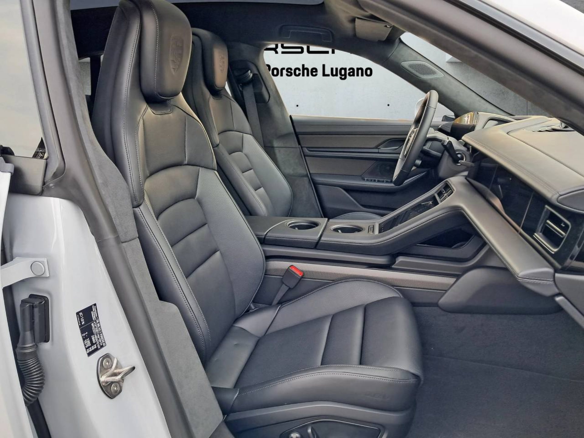 PORSCHE Taycan Turbo Cross Turismo-image-15