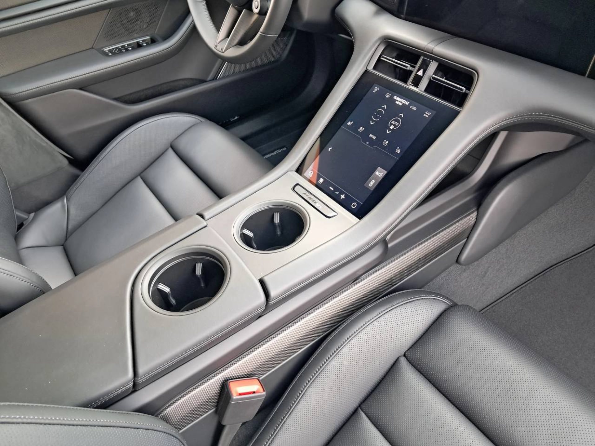 PORSCHE Taycan Turbo Cross Turismo-image-27