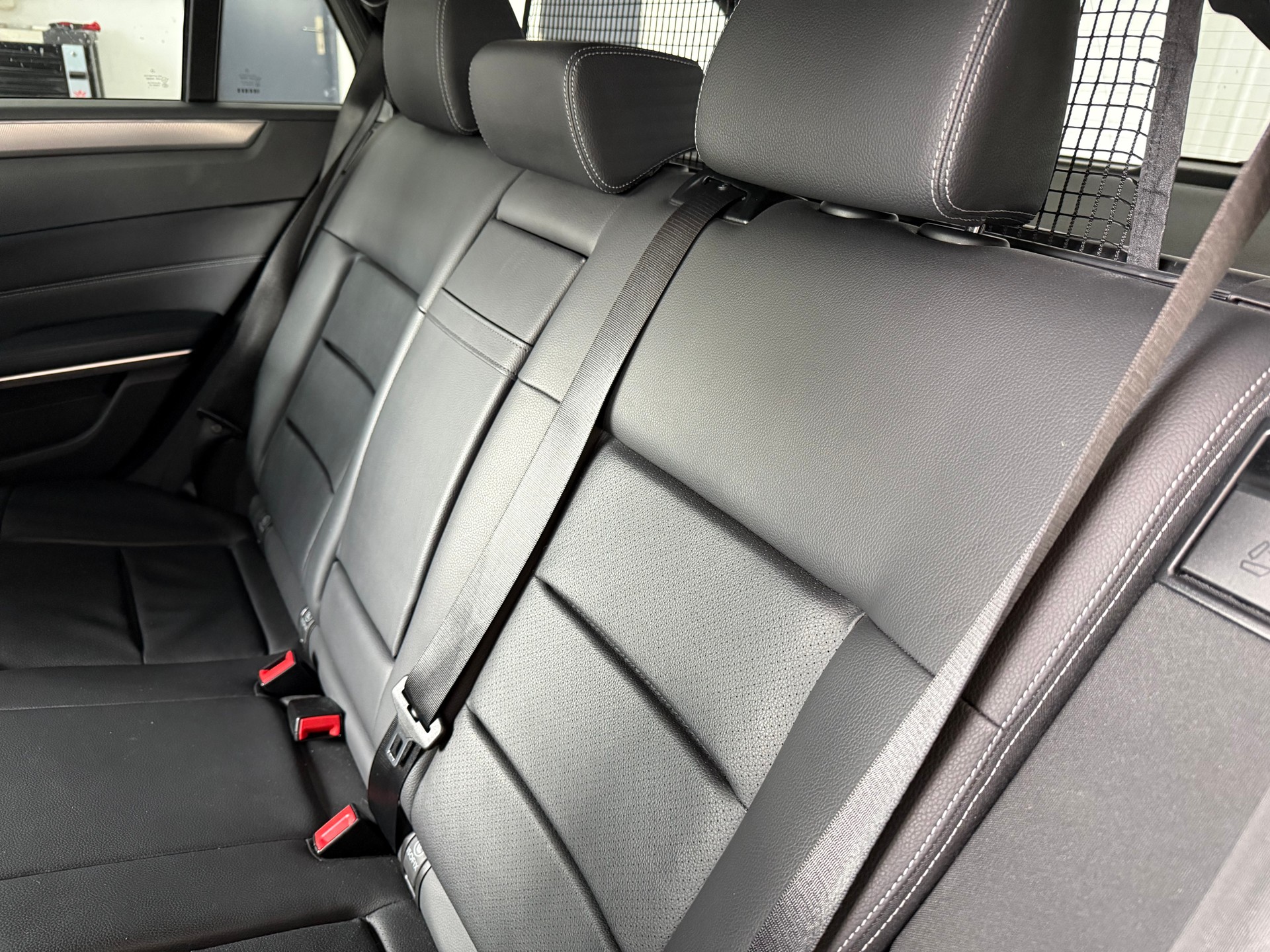 MERCEDES-BENZ E 250 BlueTEC Avantg. 4M-image-12