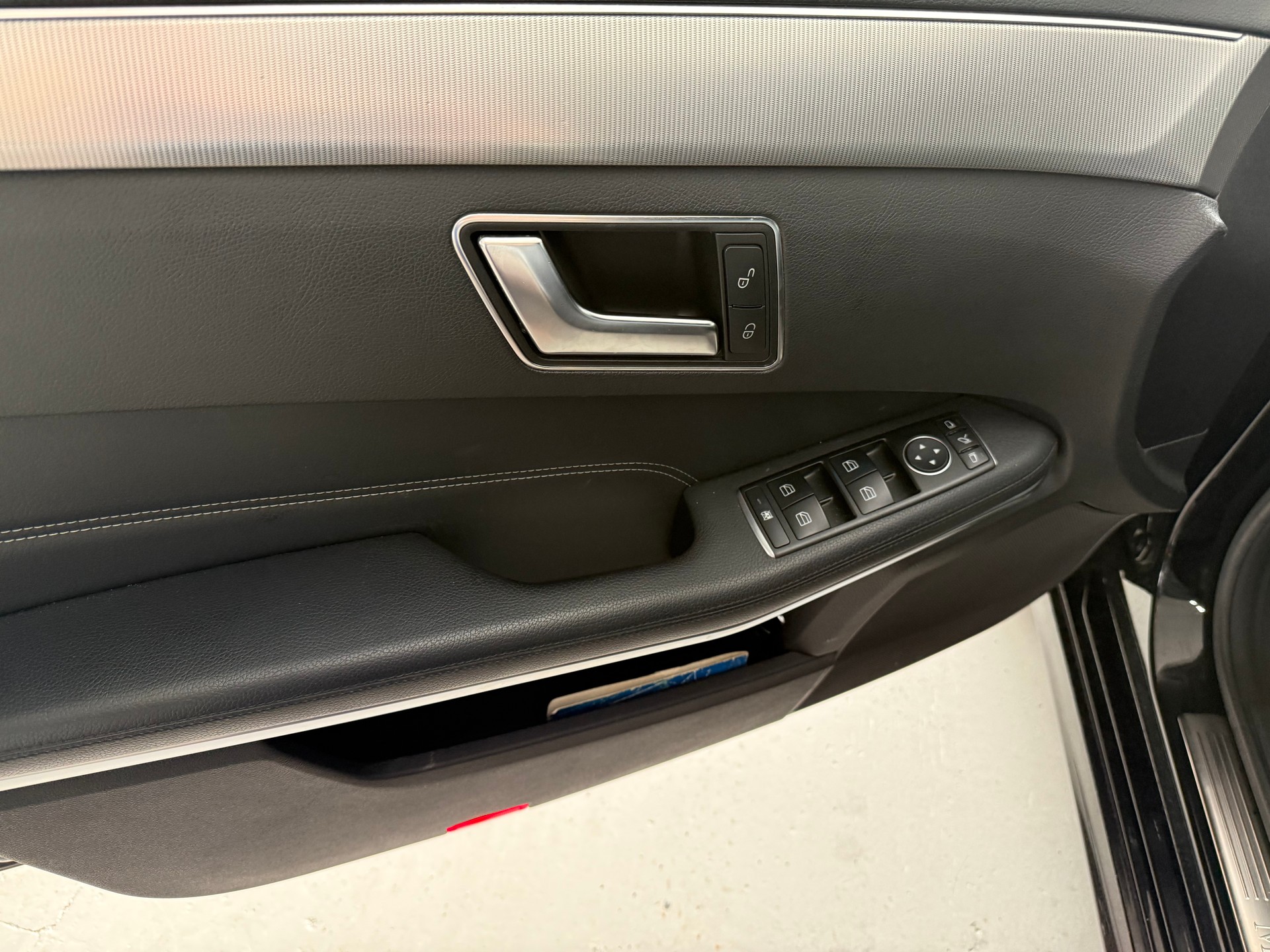 MERCEDES-BENZ E 250 BlueTEC Avantg. 4M-image-4
