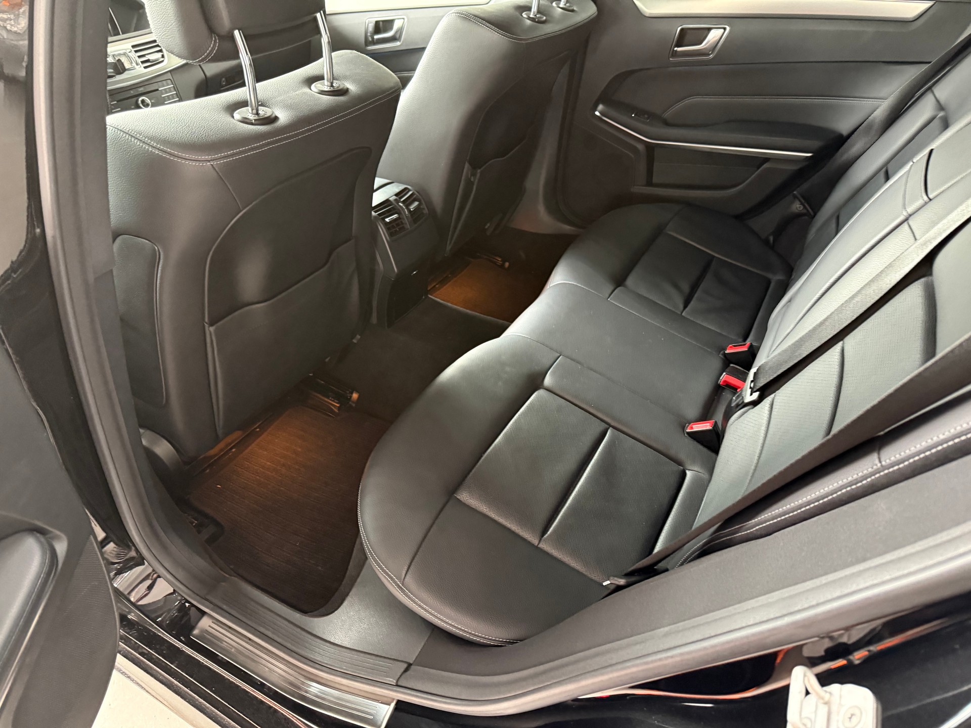 MERCEDES-BENZ E 250 BlueTEC Avantg. 4M-image-13
