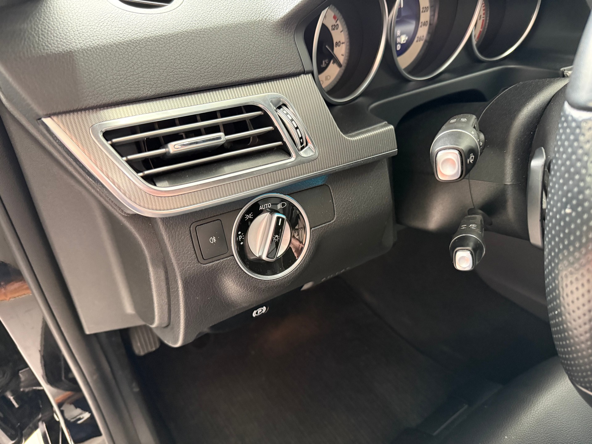 MERCEDES-BENZ E 250 BlueTEC Avantg. 4M-image-8