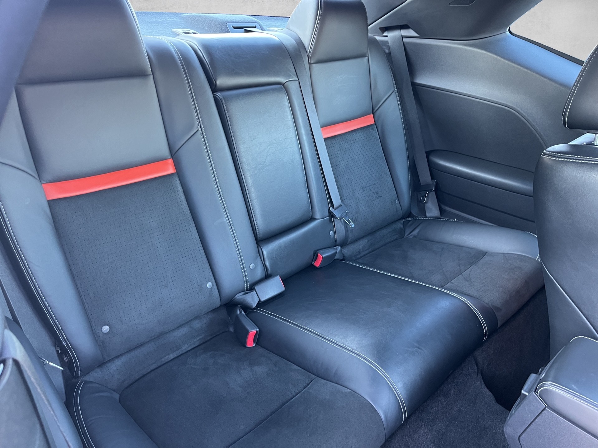 DODGE SRT8 First Edition-image-9