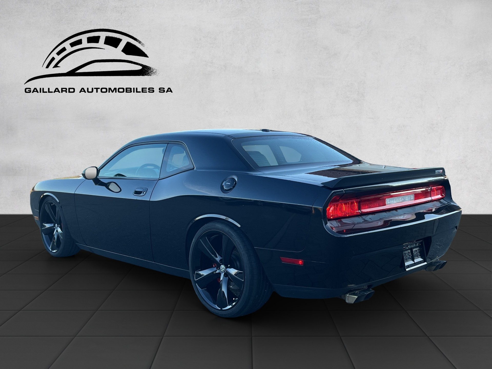 DODGE SRT8 First Edition-image-3